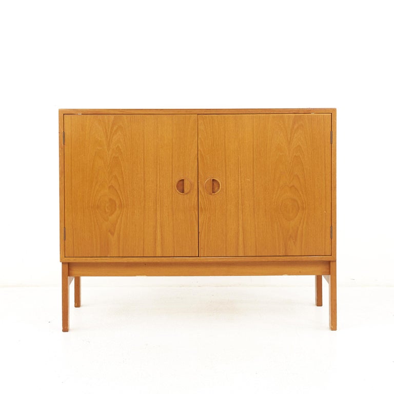 Dux Mid Century Teak Record Cabinet

The cabinet measures: 35.25 wide x 15.75 deep x 28.5 inches high

All pieces of furniture can be had in what we call restored vintage condition. That means the piece is restored upon purchase so it’s free of