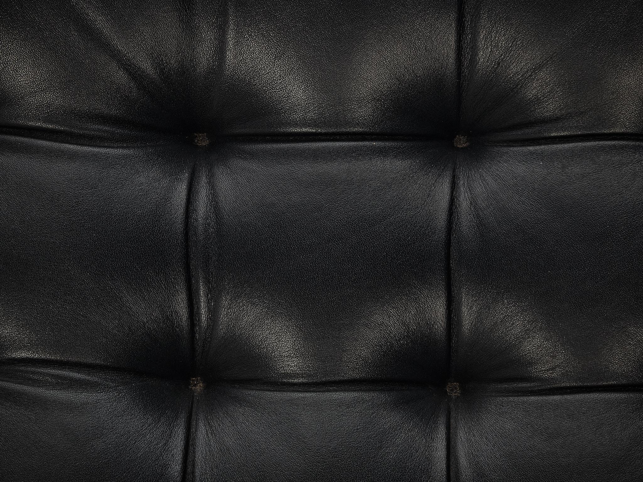 Chaise de bureau Dux of Sweden en cuir noir et acier chromé  en vente 2