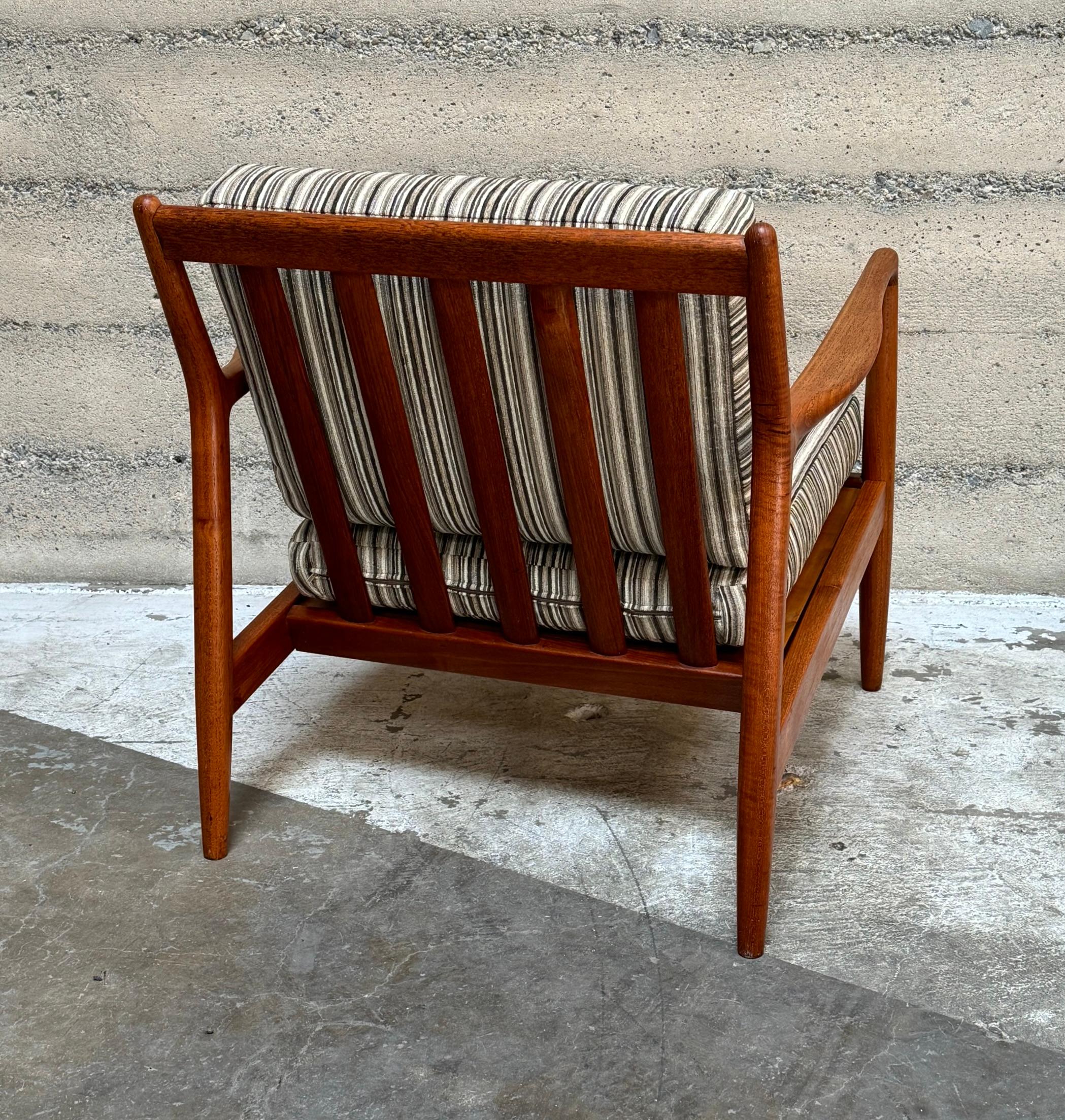 Dux of Sweden Teak Armchair by Folke Ohlsson Model USA 75 For Sale 1