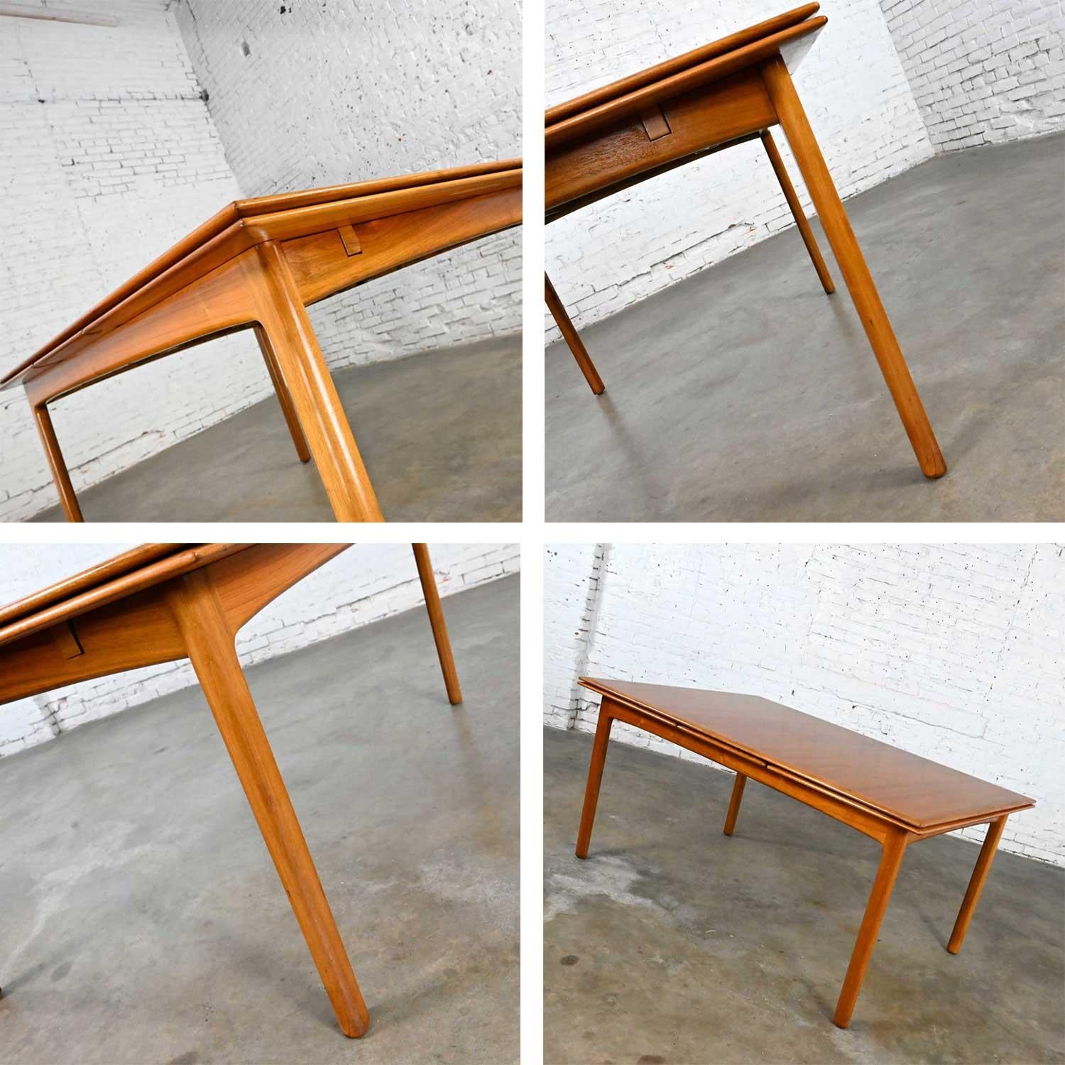 DUX Scandinavian Modern Teak Draw Leaf Extending Dining Table by Folke Ohlsson For Sale 4
