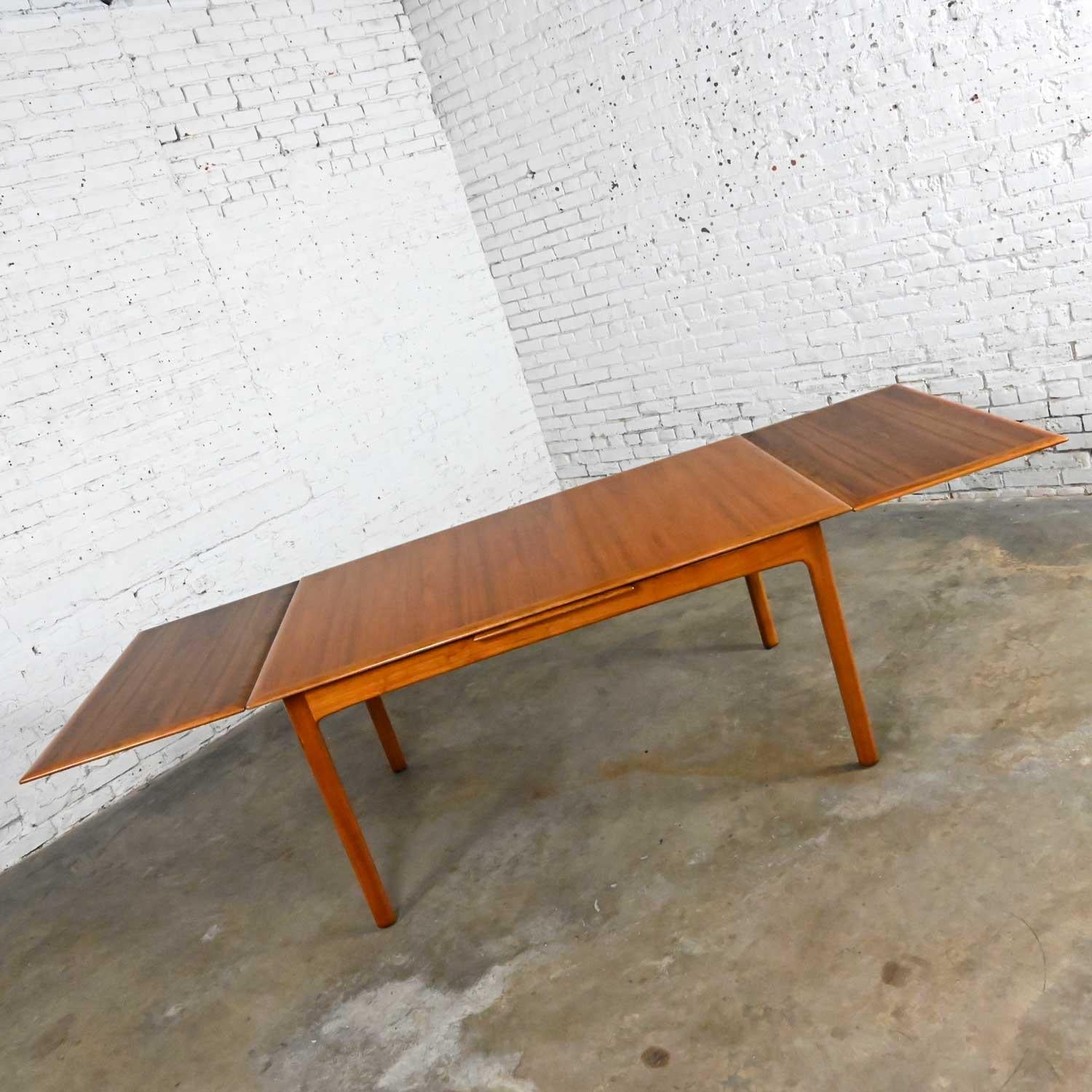 20th Century DUX Scandinavian Modern Teak Draw Leaf Extending Dining Table by Folke Ohlsson  For Sale