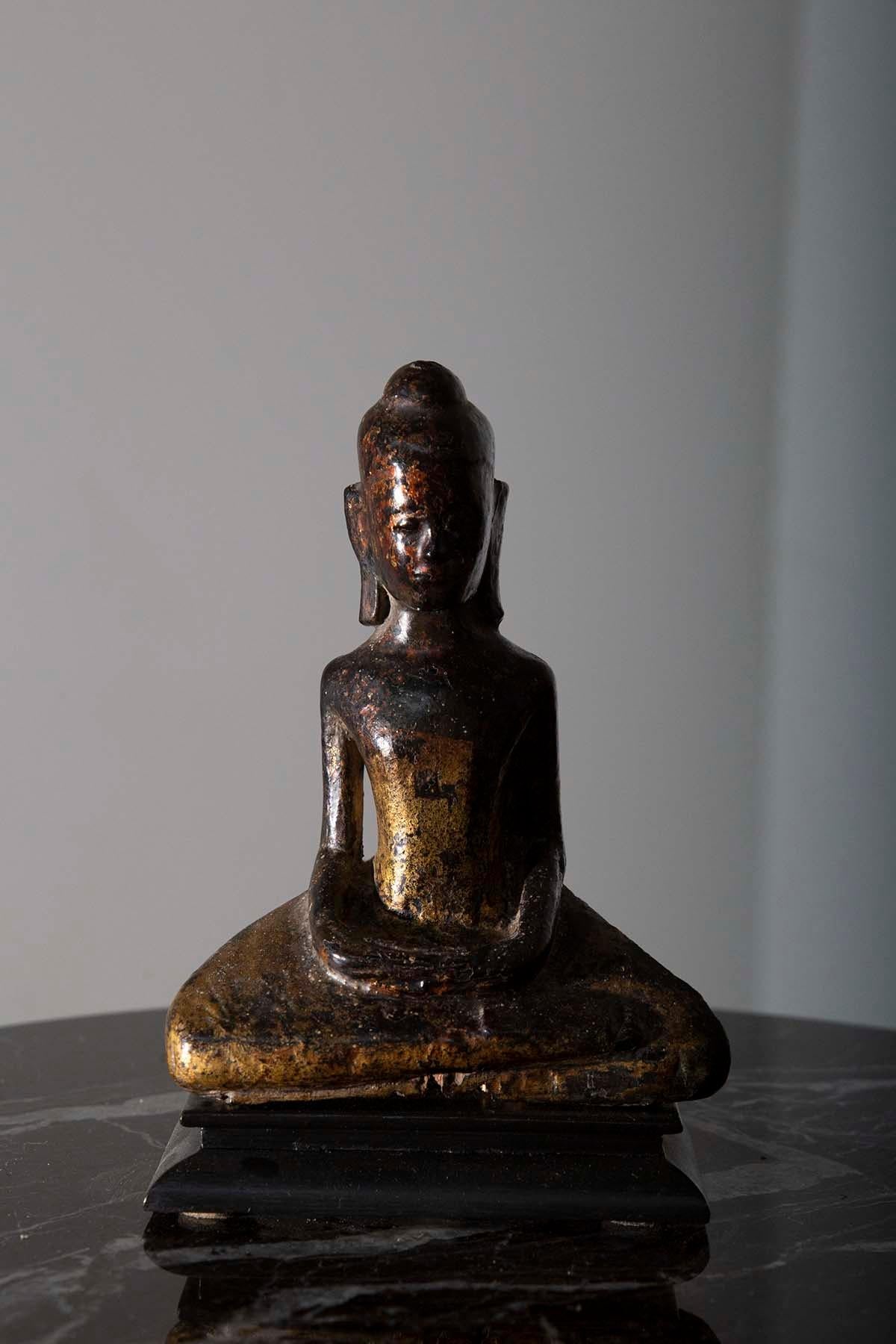 Anglo-indien Statue de Bouddha de la méditation Dvaravati en Thaïlande ancienne en vente