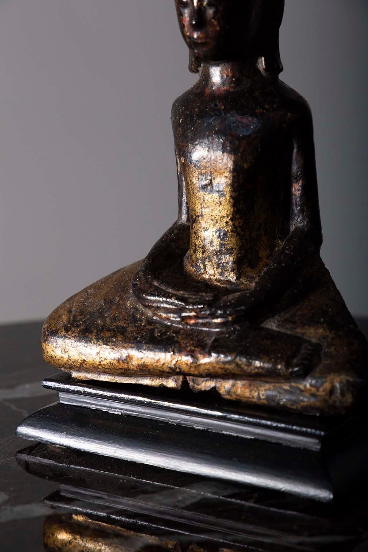 Thaïlandais Statue de Bouddha de la méditation Dvaravati en Thaïlande ancienne en vente