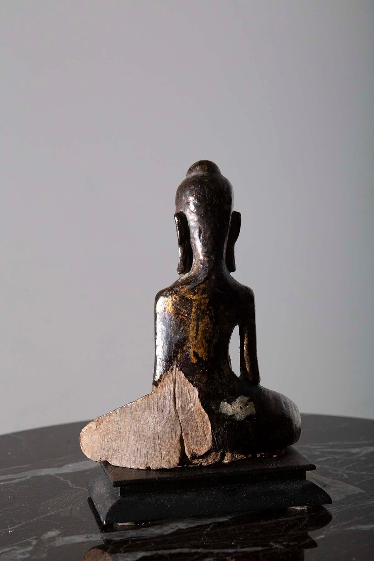 Début du XIXe siècle Statue de Bouddha de la méditation Dvaravati en Thaïlande ancienne en vente