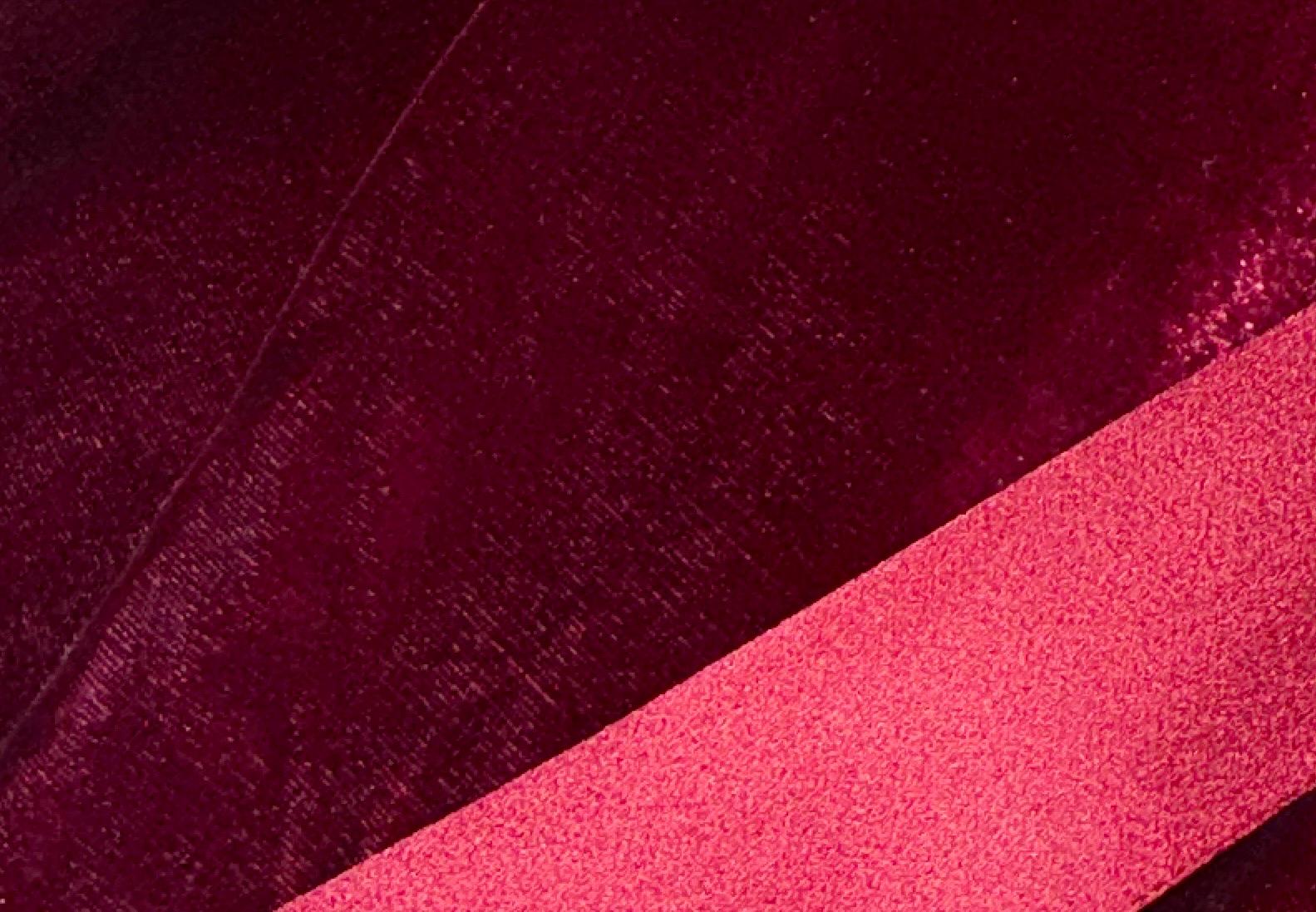 DVF Diane von Furstenberg - Vestito a portafoglio in velluto bordeaux 2 in vendita 3