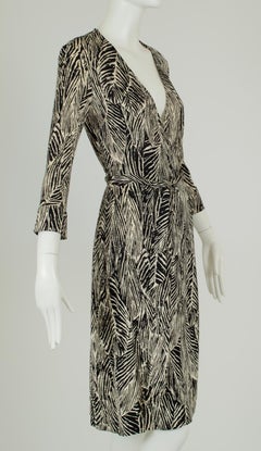 DVF Vintage Silk Jersey Black and White Leaf Print Wrap Dress – XS - S, 2000s