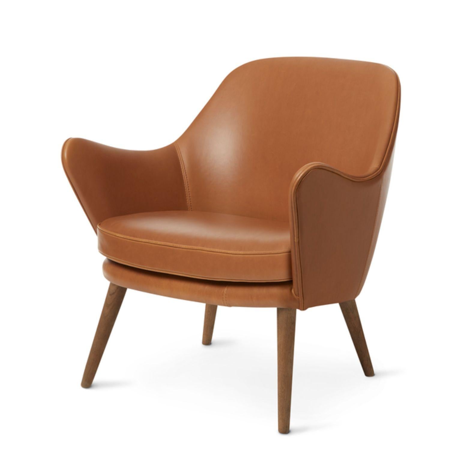 Postmoderne Fauteuil de salon Dwell en soie camel par Warm Nordic en vente