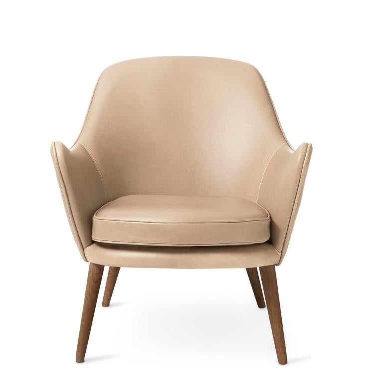 Dwell lounge chair Vegetal nature by Warm Nordic
Dimensions: D69 x W66 x H 73 cm
Material: leather upholstery, Solid smoked or white oiled oak legs, Wooden frame, foam, spring system
Weight: 19 kg
Also available in different colours and