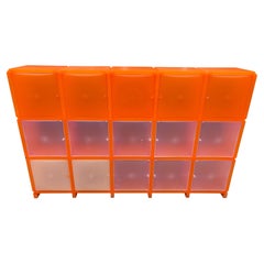 Sistema de estanterías modulares DWR Cubitec de Doron Lachisch
