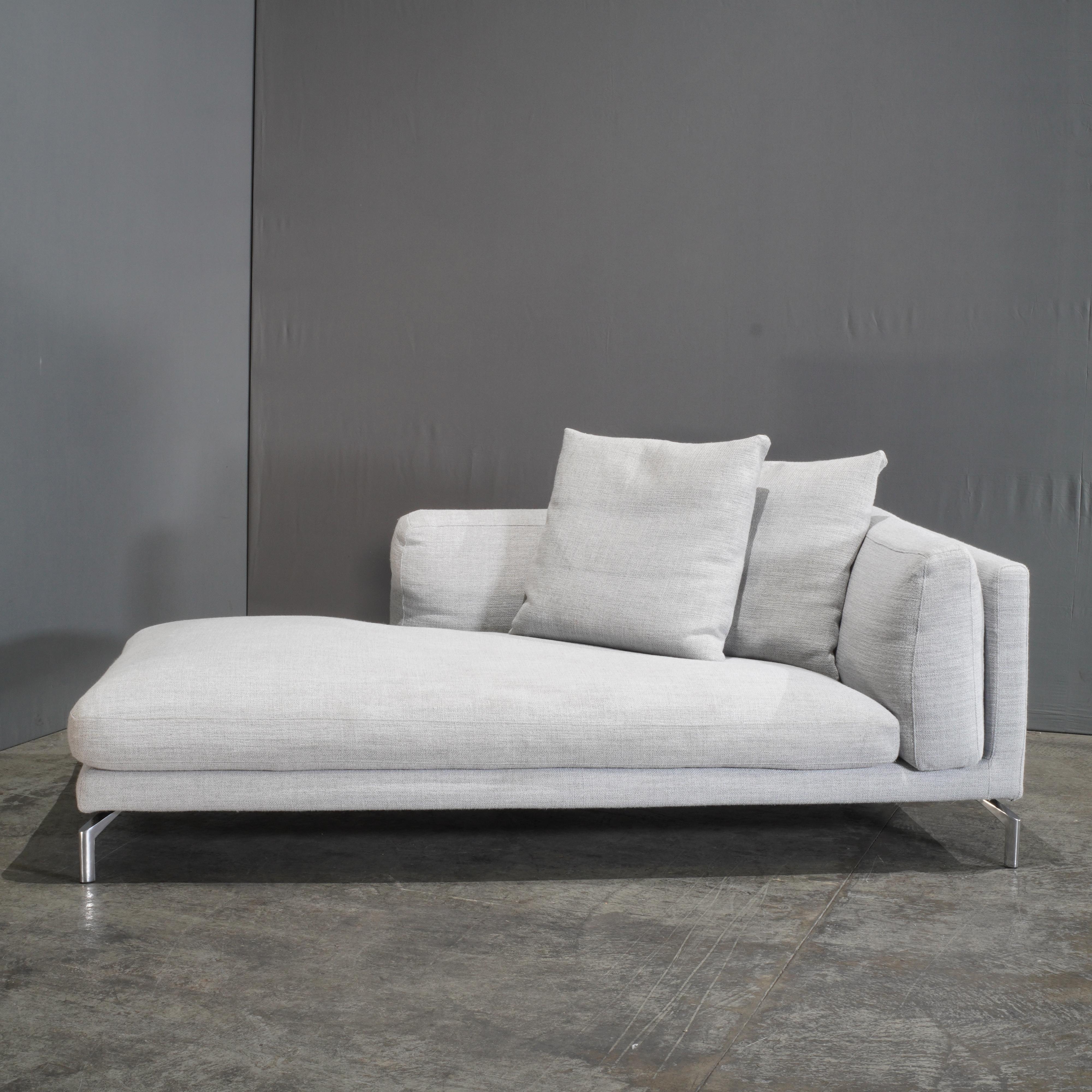 Moderne DWR Grey Como Sofa and Chaise by Giorgio Soressi en vente