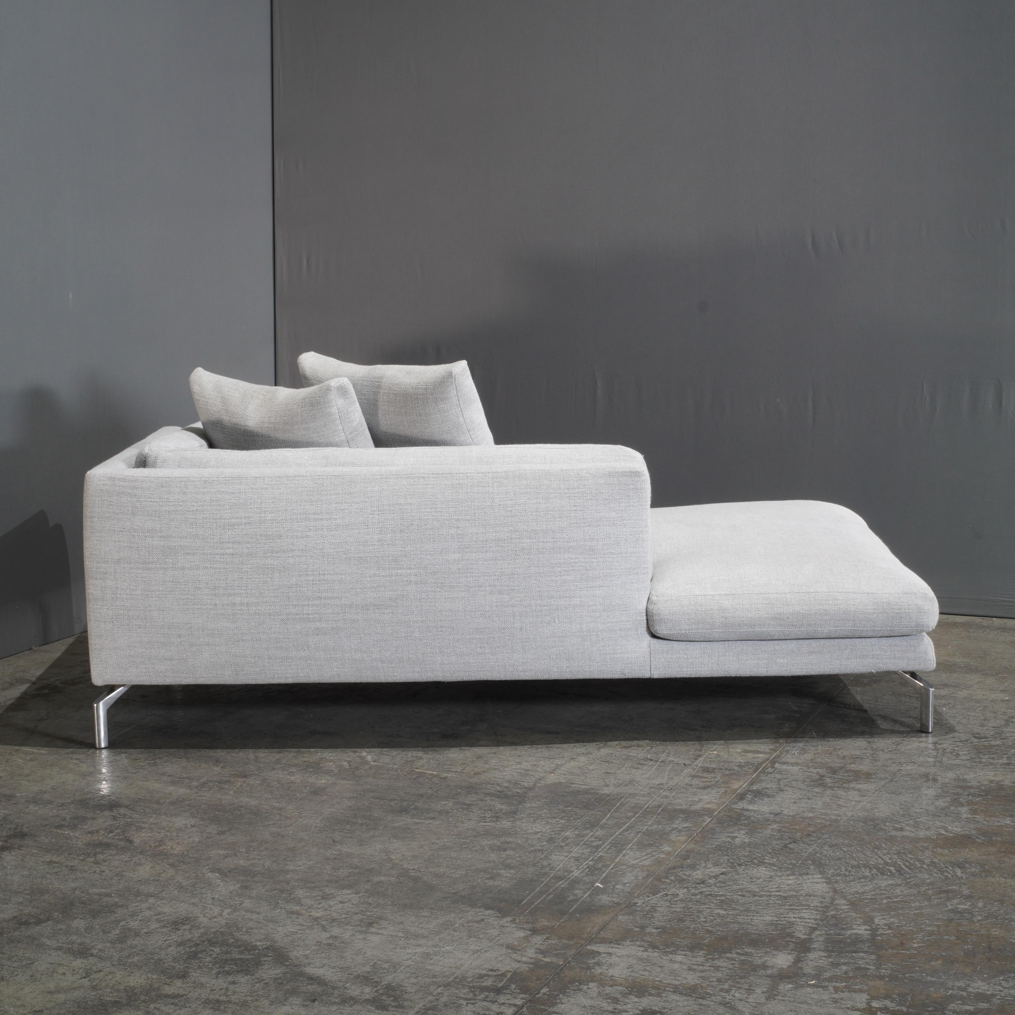 DWR Grey Como Sofa and Chaise by Giorgio Soressi en vente 1