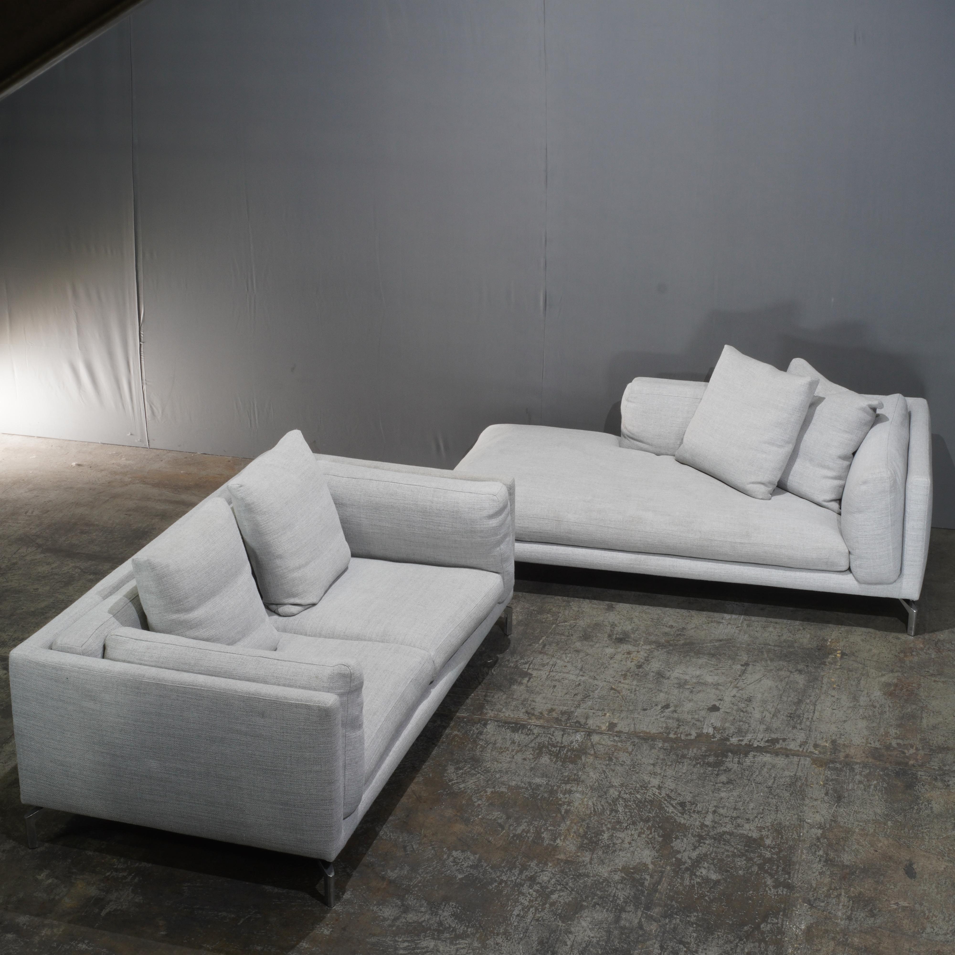 DWR Grey Como Sofa and Chaise by Giorgio Soressi en vente 2