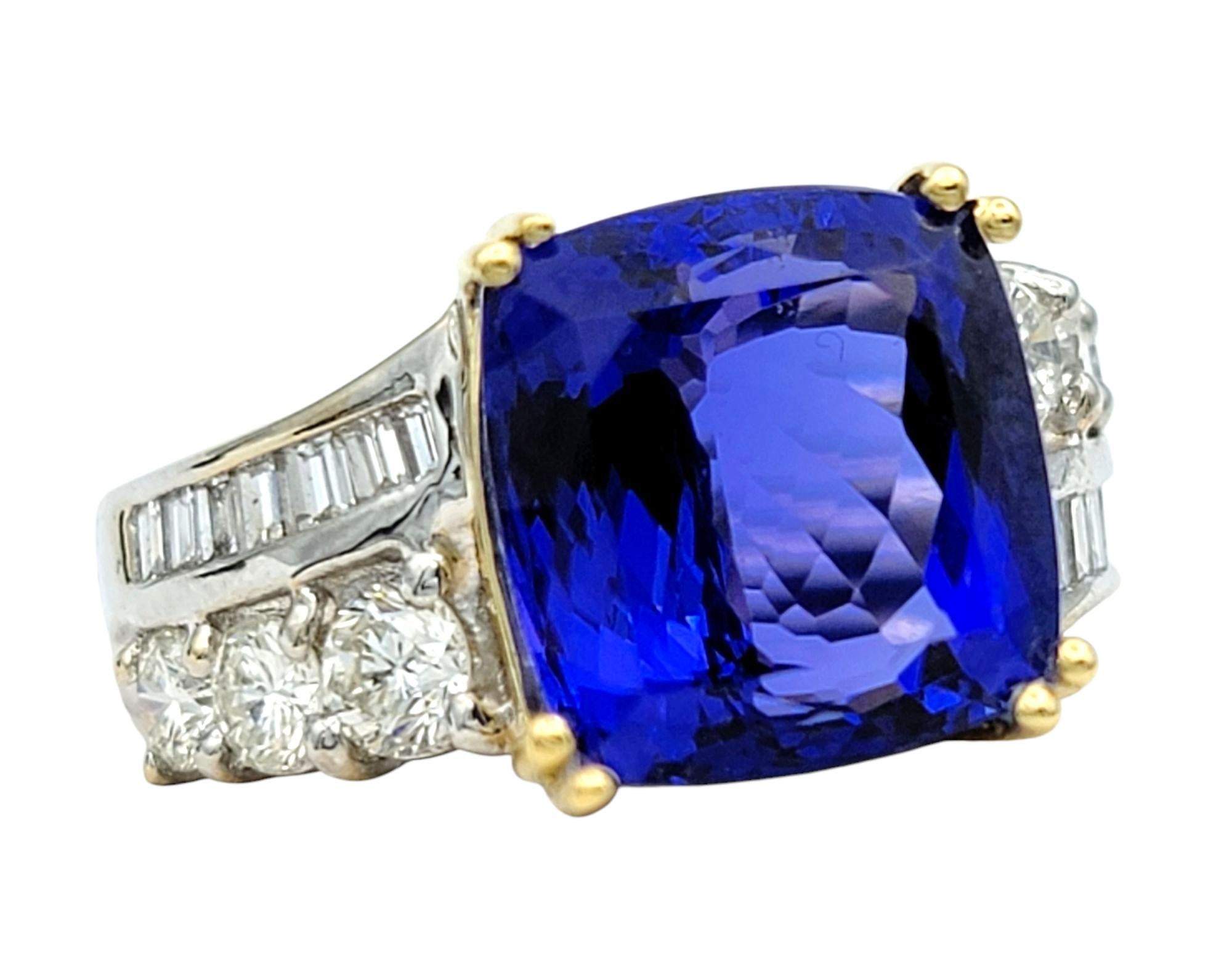 D'Yach Tansanit im Kissenschliff und Multi-Diamantring aus zweifarbigem 18 Karat Gold (Zeitgenössisch) im Angebot