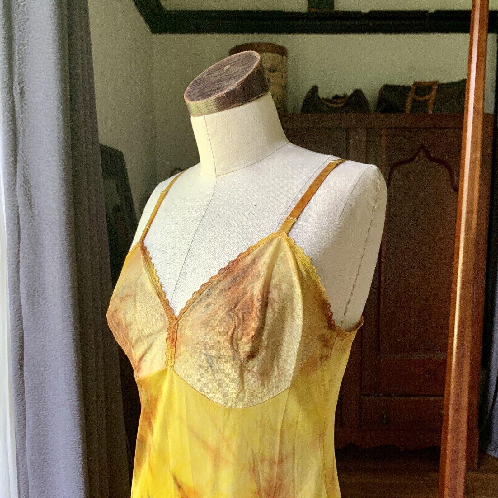 DYED PETALS Vintage Hand Botanically Dyed Tie-Dyed Slip Dress S/M 34 In Good Condition For Sale In Asheville, NC