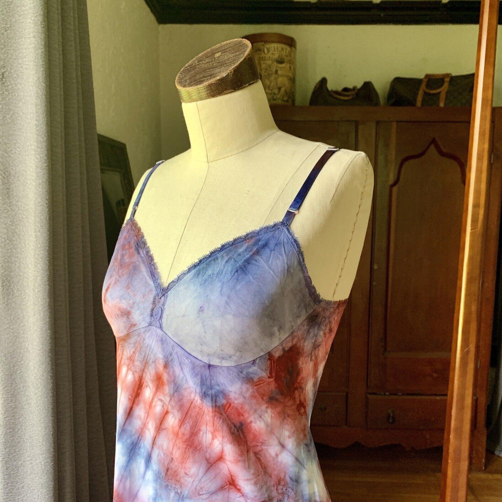 DYED PETALS Vintage Hand Botanically Dyed Tie-Dyed Slip Dress XS/S 32 In Good Condition For Sale In Asheville, NC