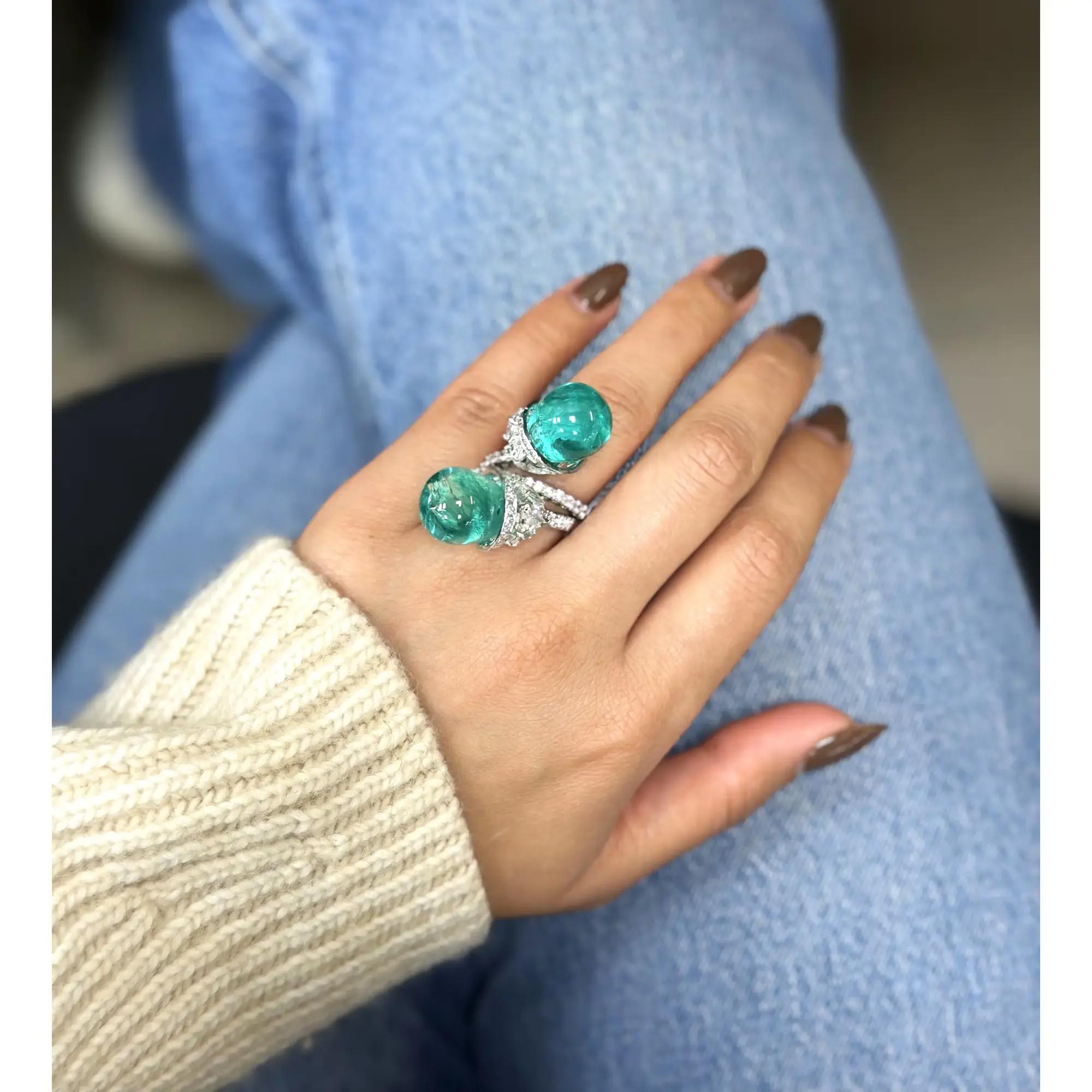 Dyed Quartz And Cubic Zirconia Cocktail Ring 925 Sterling Silver Size 6.75 In Excellent Condition For Sale In New York, NY
