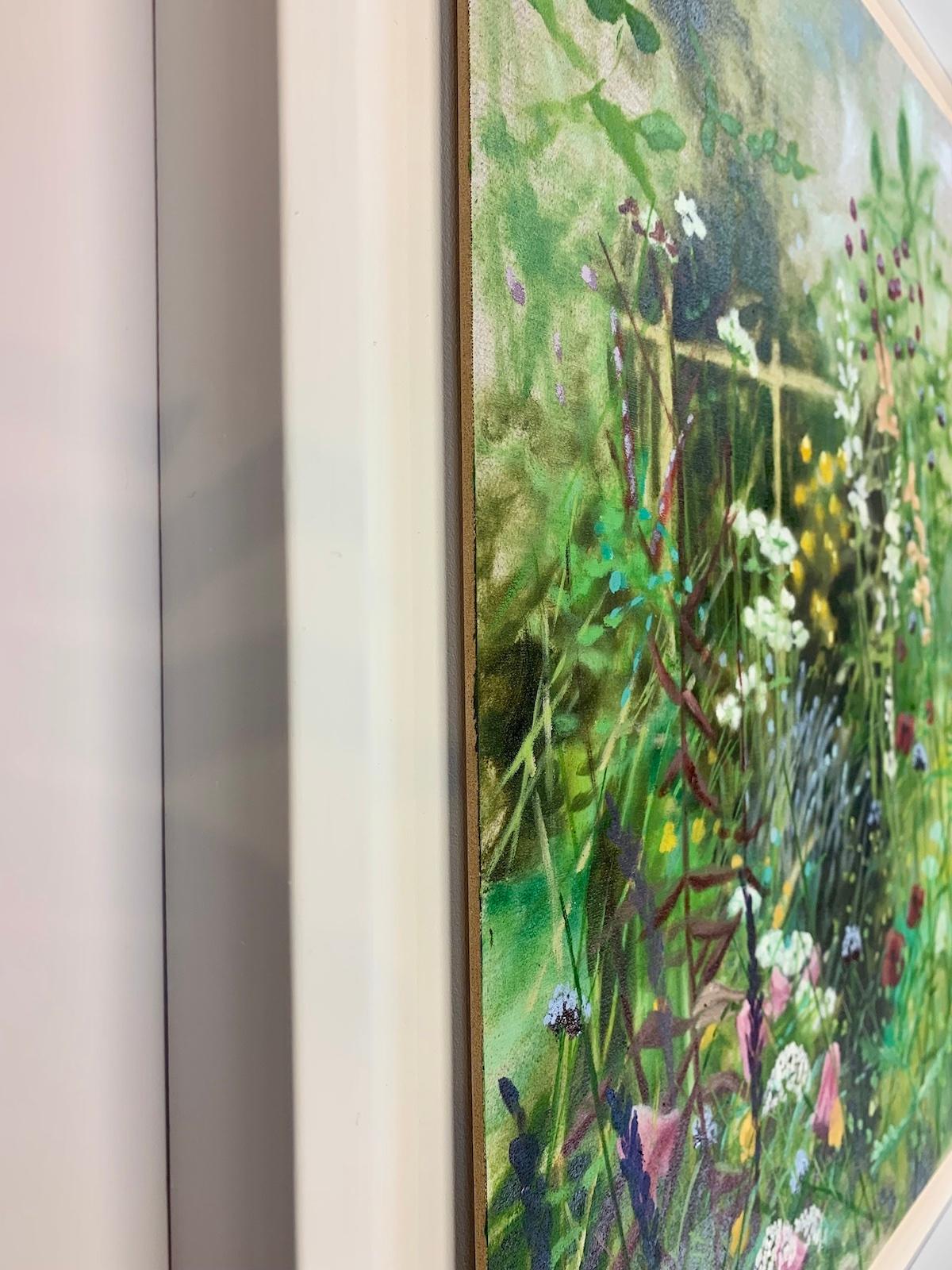 Giardino Hampshire II - Still-Life Painting Verde di Dylan Lloyd