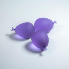 Dylan Martinez - Globo de agua morado oscuro, Escultura 2024