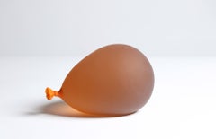 Dylan Martinez - Palloncino d'acqua arancione da raccolto, scultura 2024