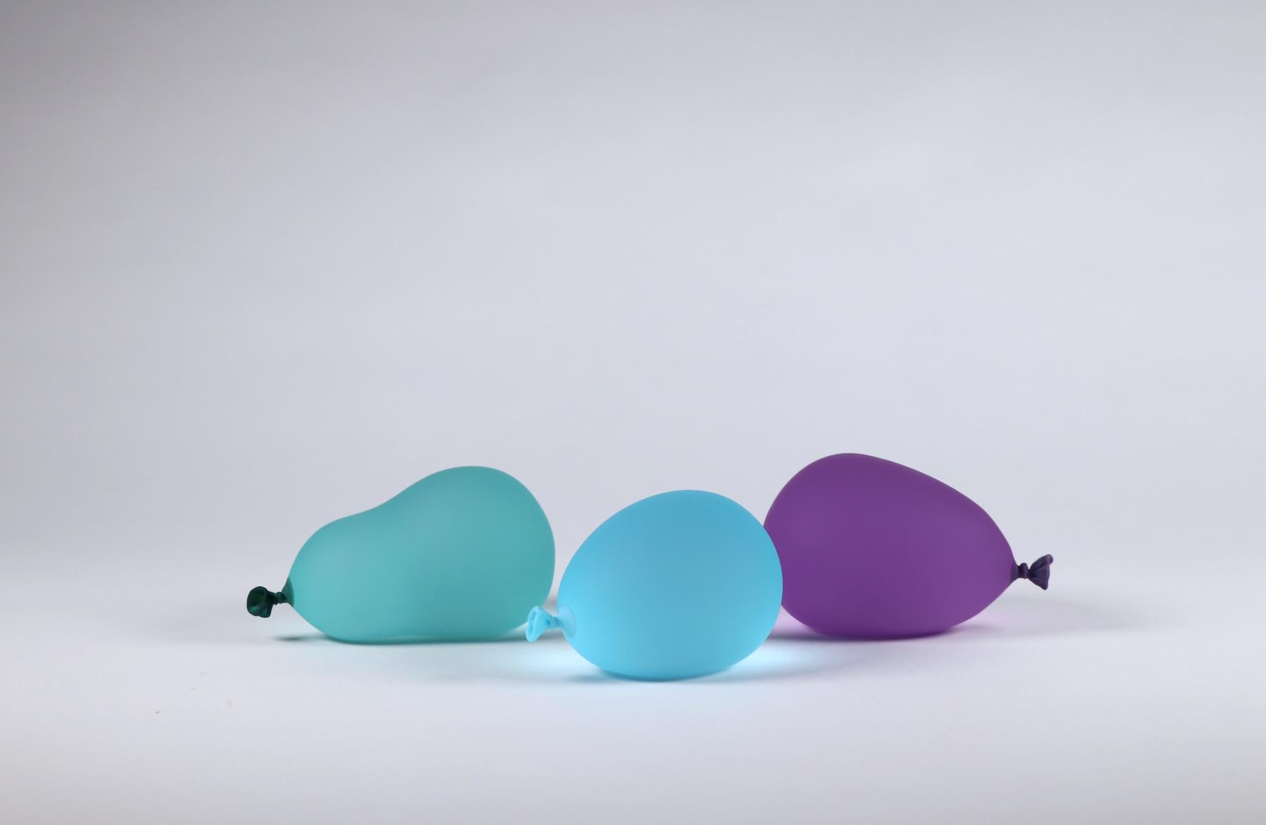 Dylan Martinez - Set di palloncini d'acqua LBLGDP, Scultura 2025 in vendita 1