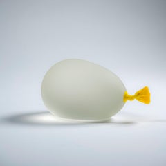 Dylan Martinez - Limonaden-Wasserballon, Skulptur 2024