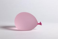 Dylan Martinez - Palloncino d'acqua rosa chiaro, scultura 2024