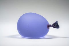 Dylan Martinez - Ballon d'eau violet clair avec gouttes, sculpture 2024