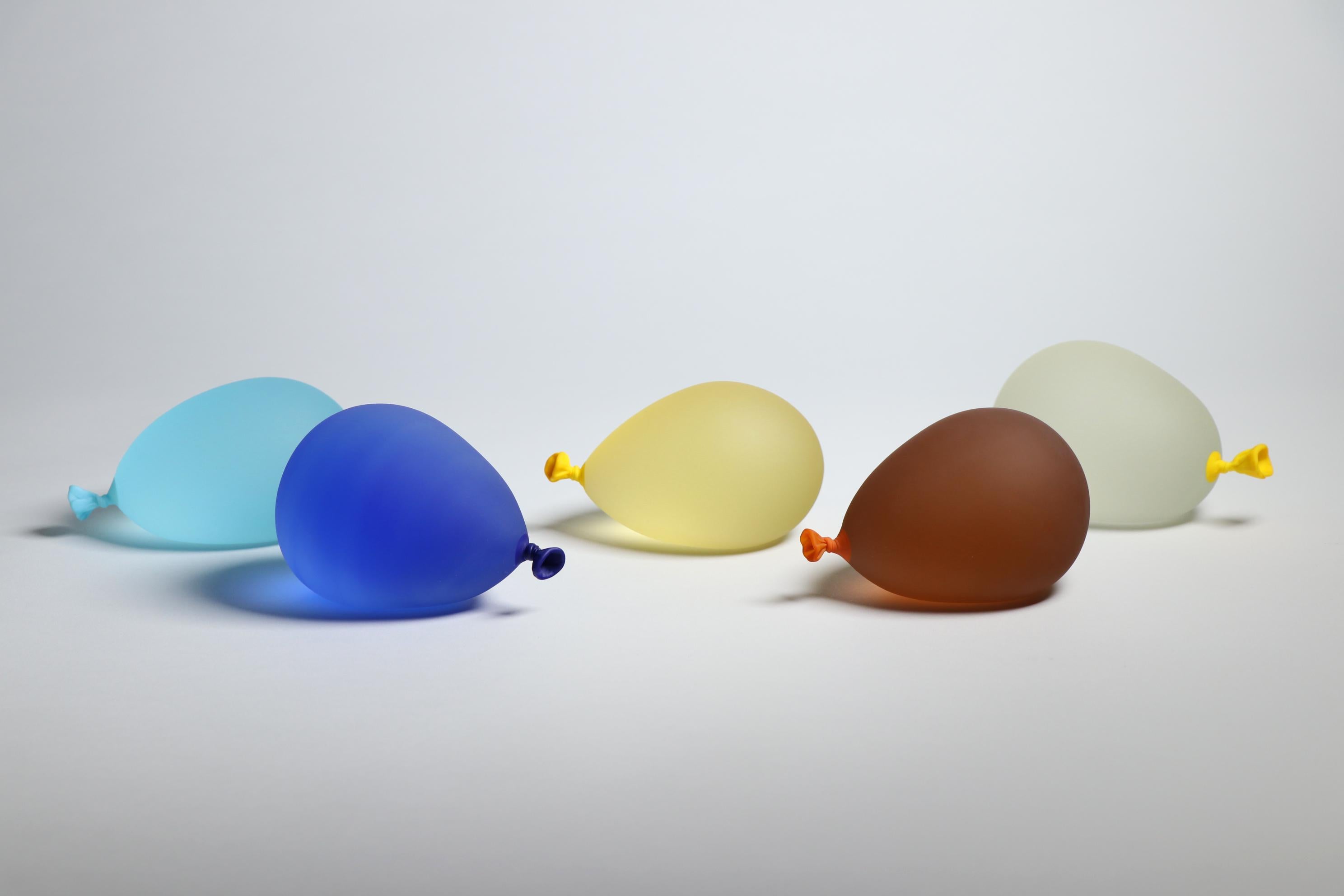 Hyperreale Ballonskulpturen aus farbigem Glas – 5er-Set