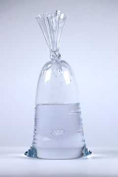 Bolsa de agua grande de cristal transparente - Escultura de cristal hiperrealista