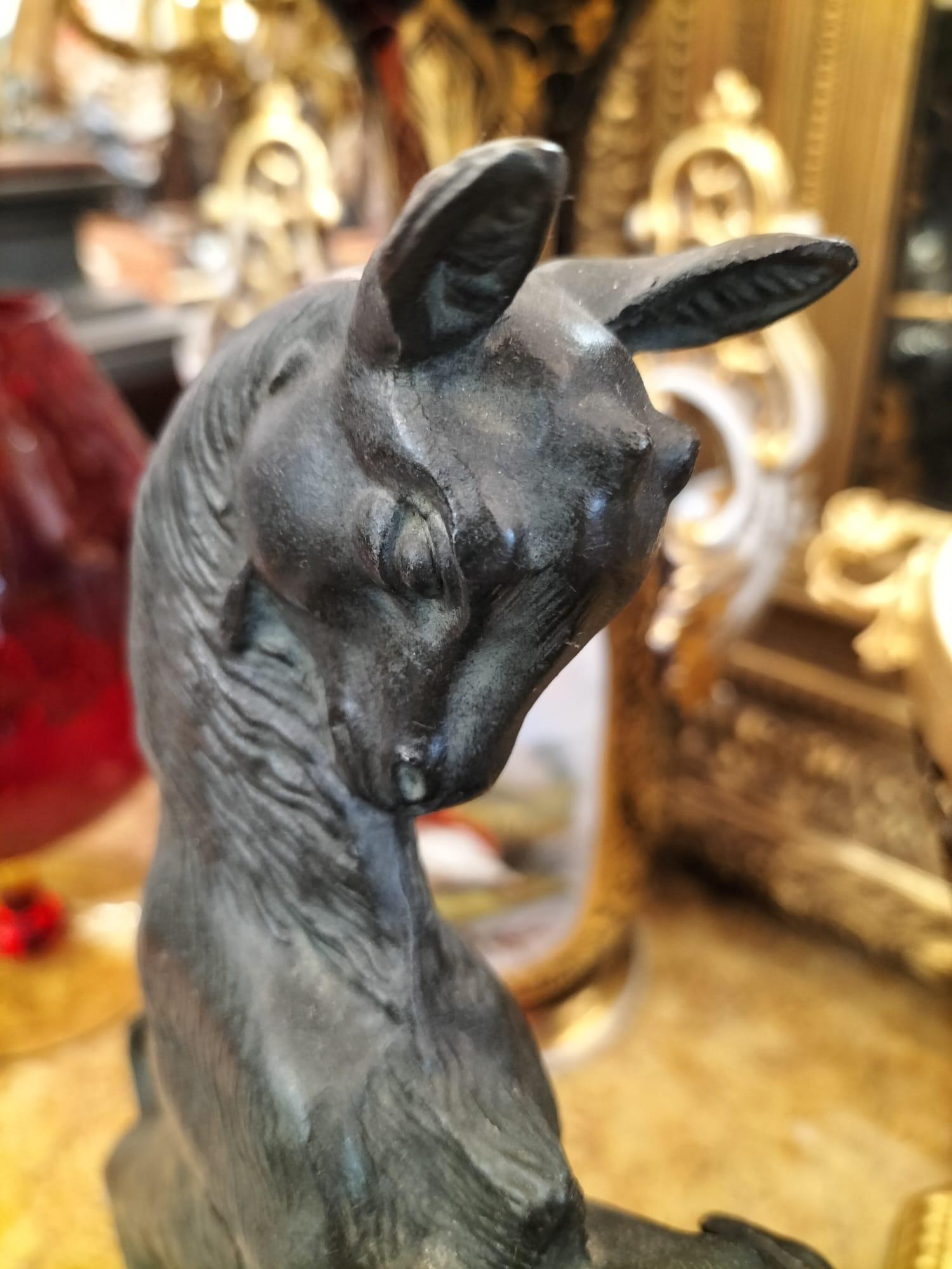 Escultura animal dinámica de cabras en bronce, siglo XX en venta 9