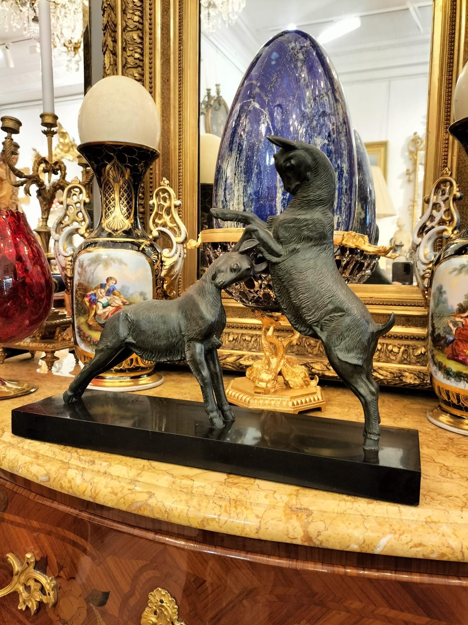 Escultura animal dinámica de cabras en bronce, siglo XX en venta 12