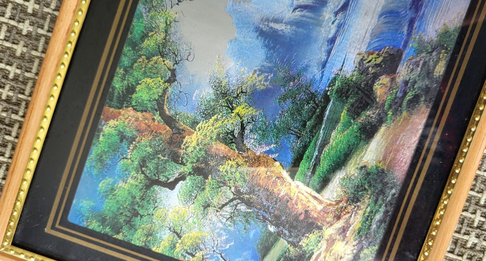 Dynamic Color-Changing Framed Print: Captivating Artwork from the 1990s 1J37 In Fair Condition In Bordeaux, FR