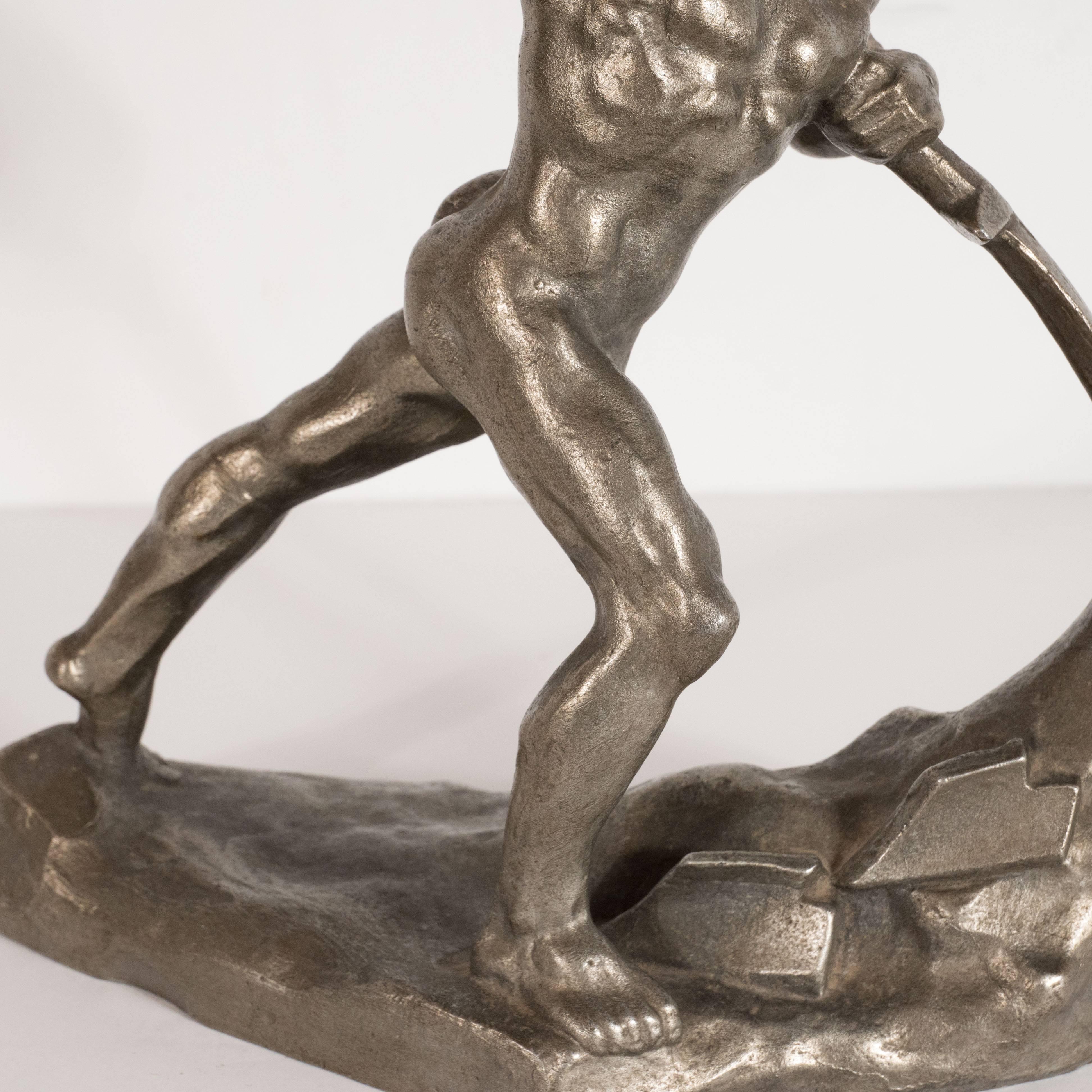 Sculpture masculine nue soviétique dynamique du début du 20e siècle en bronze 3