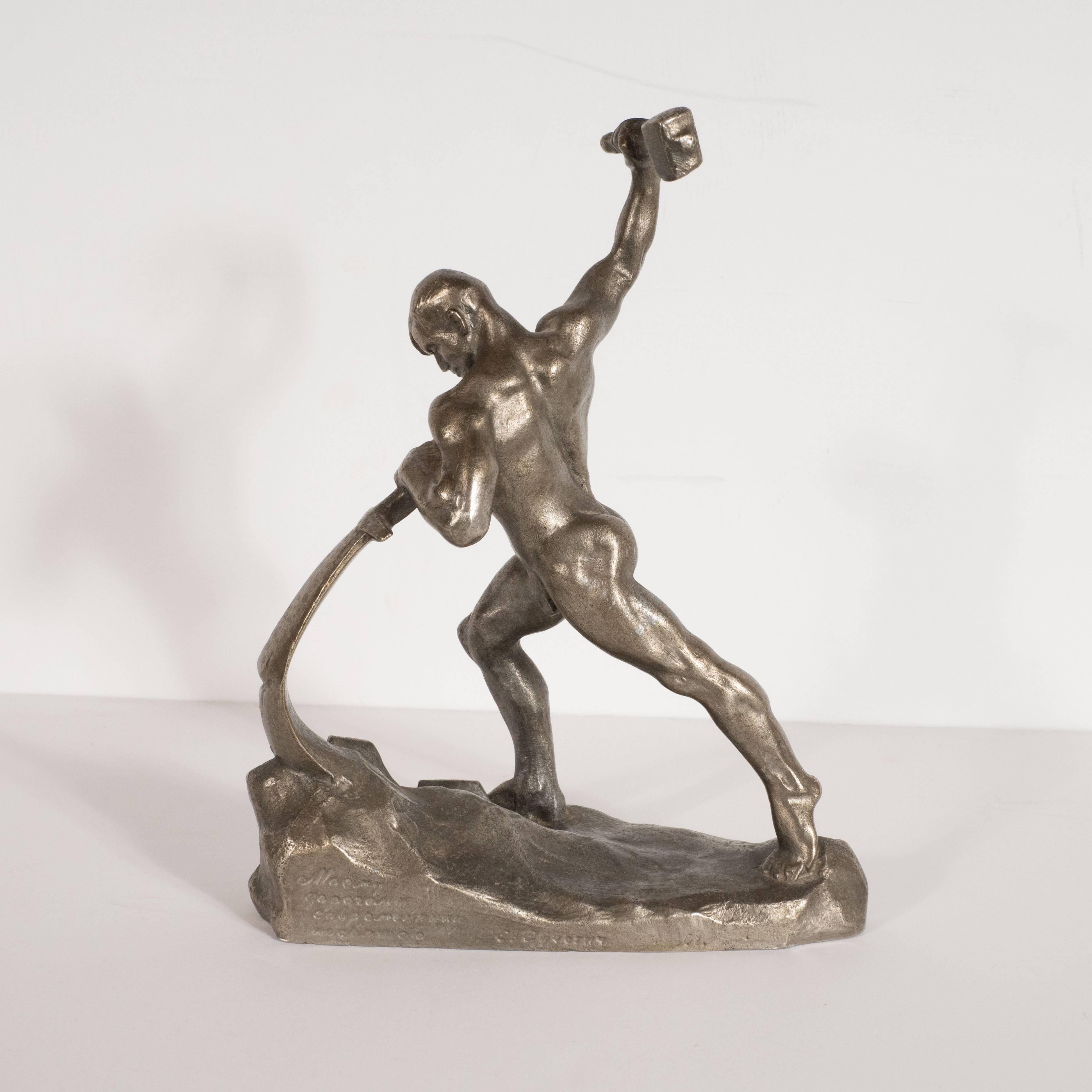 Moderne Sculpture masculine nue soviétique dynamique du début du 20e siècle en bronze
