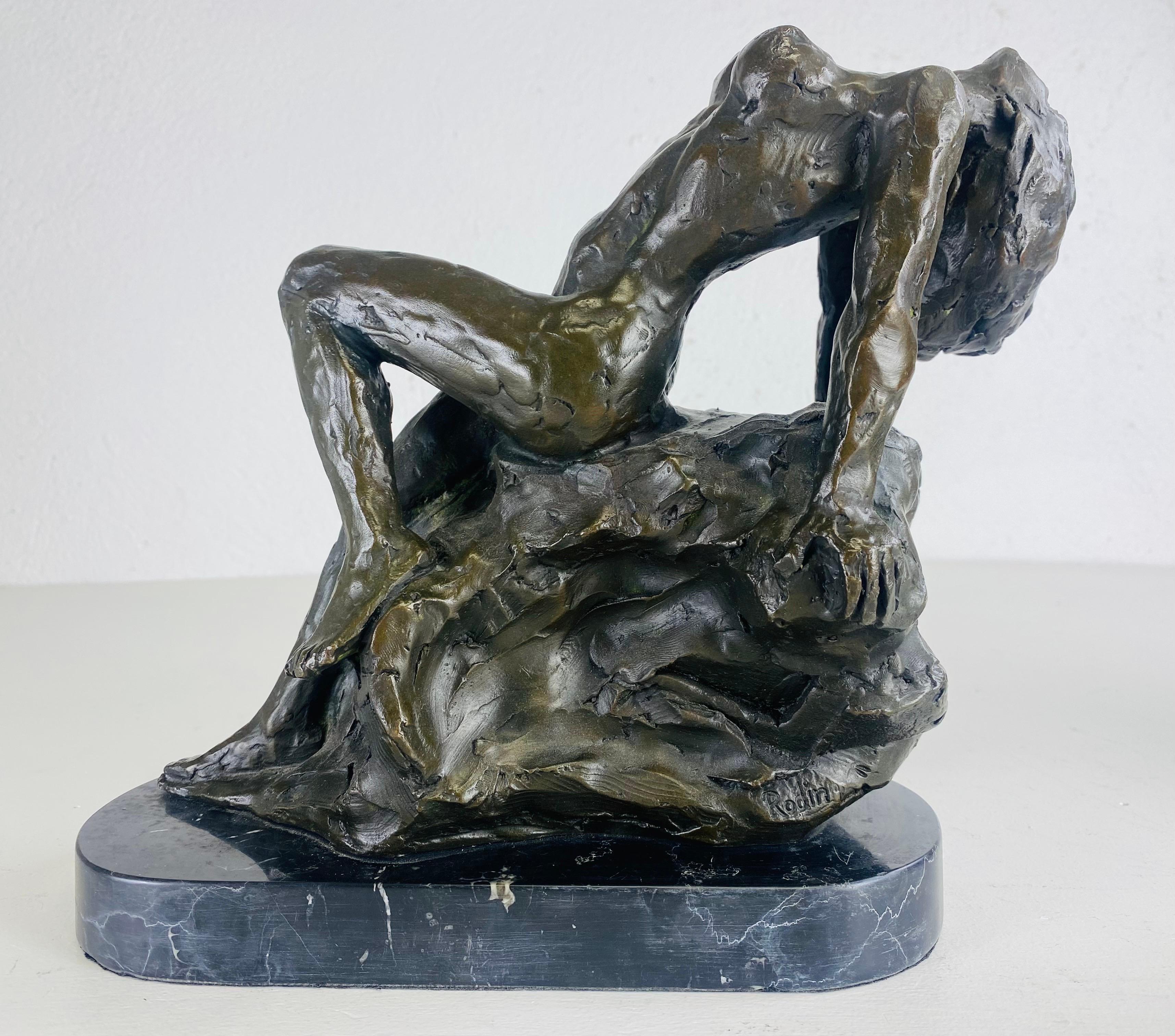 Sculpture dynamique de nu féminin d'Auguste Rodin en vente 2