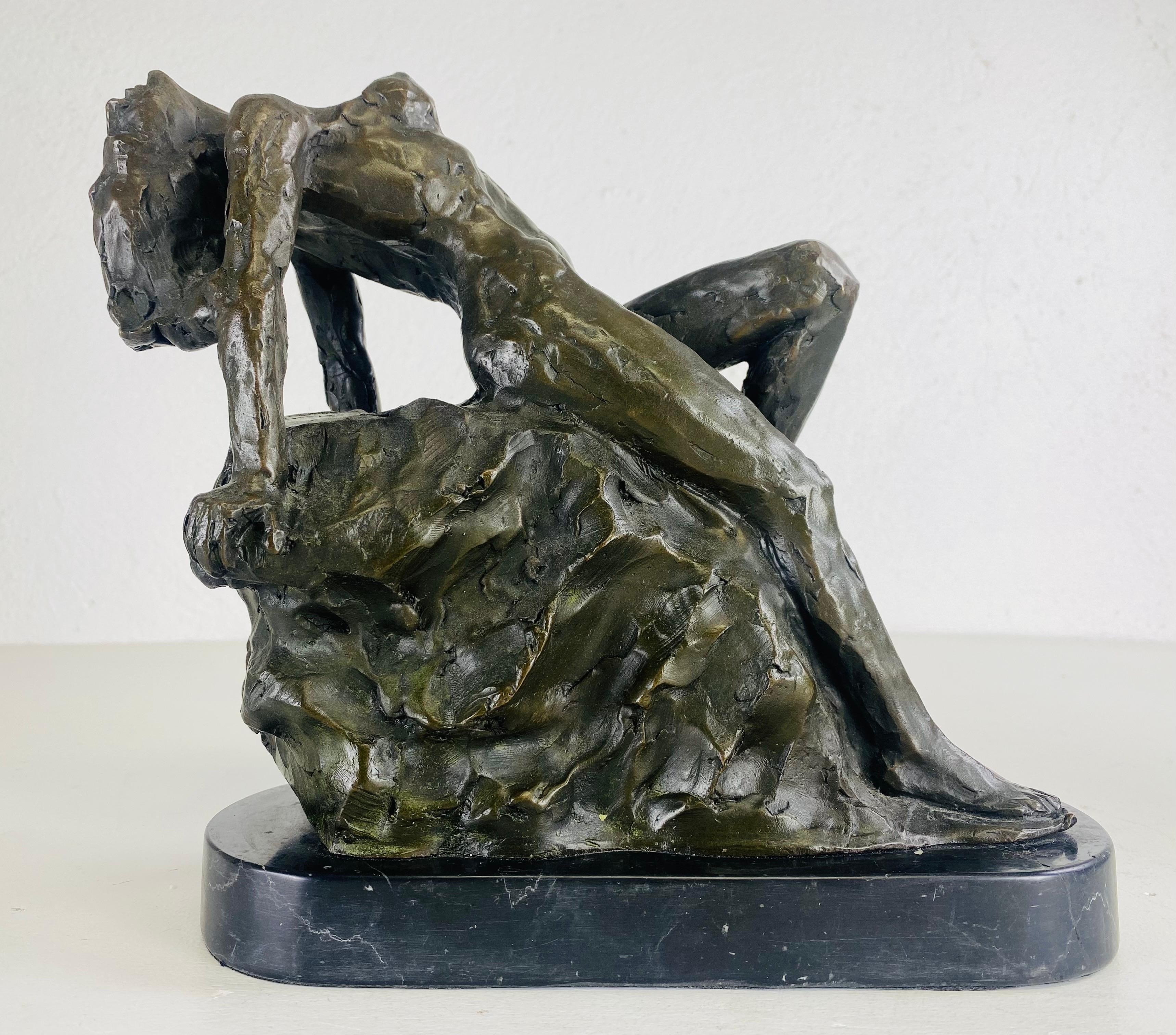 Sculpture dynamique de nu féminin d'Auguste Rodin en vente 3