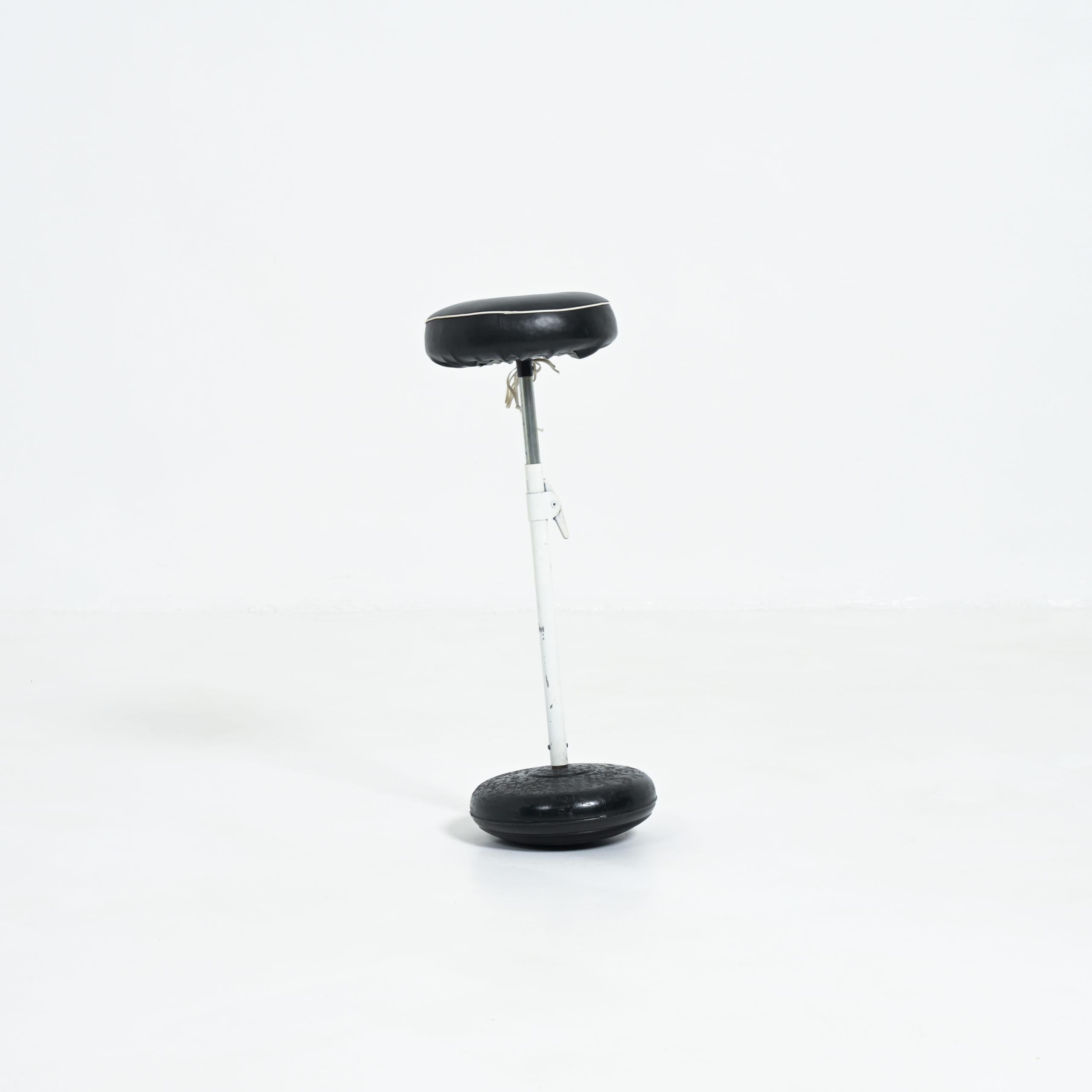 Tabouret industriel dynamique en vente 4