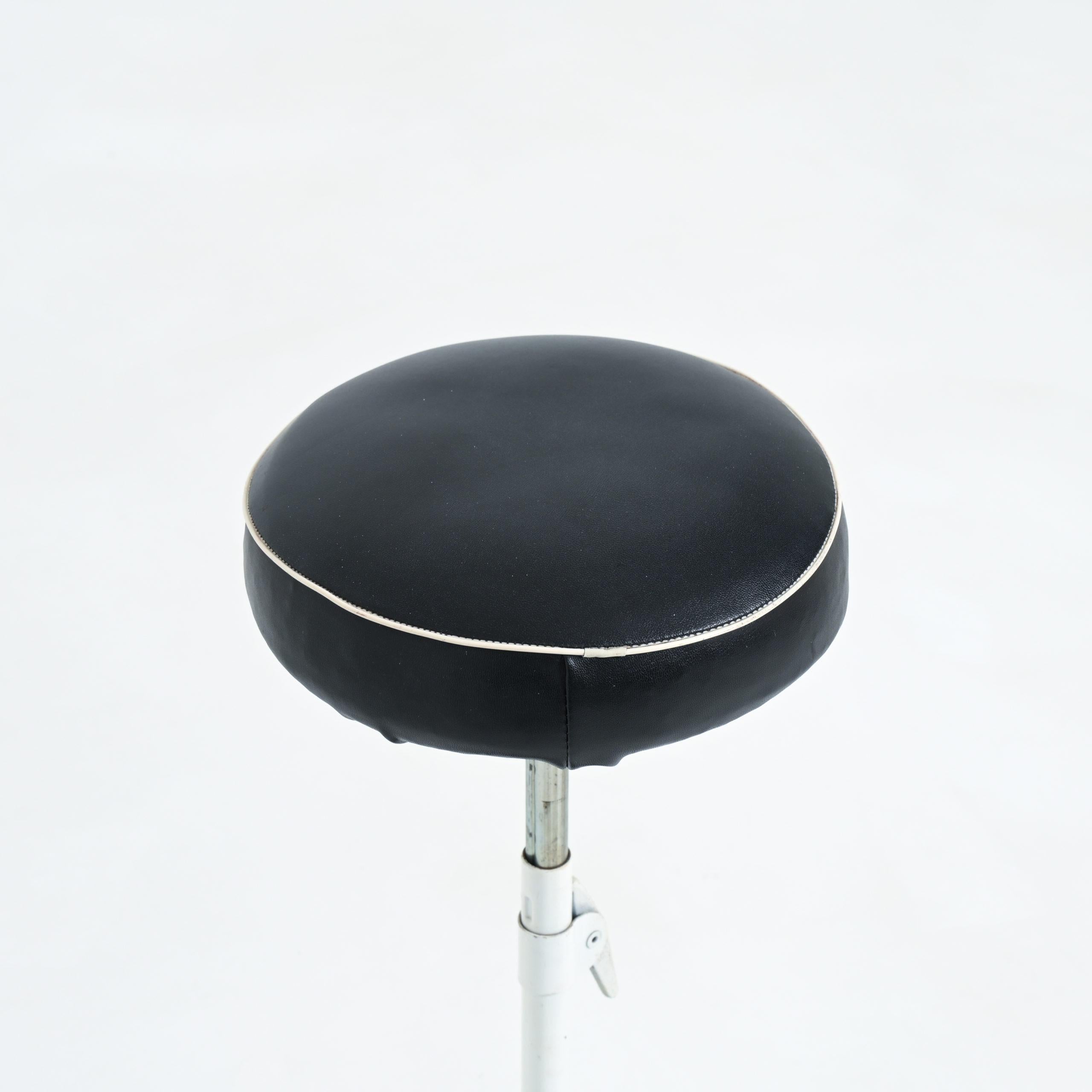 Tabouret industriel dynamique en vente 6