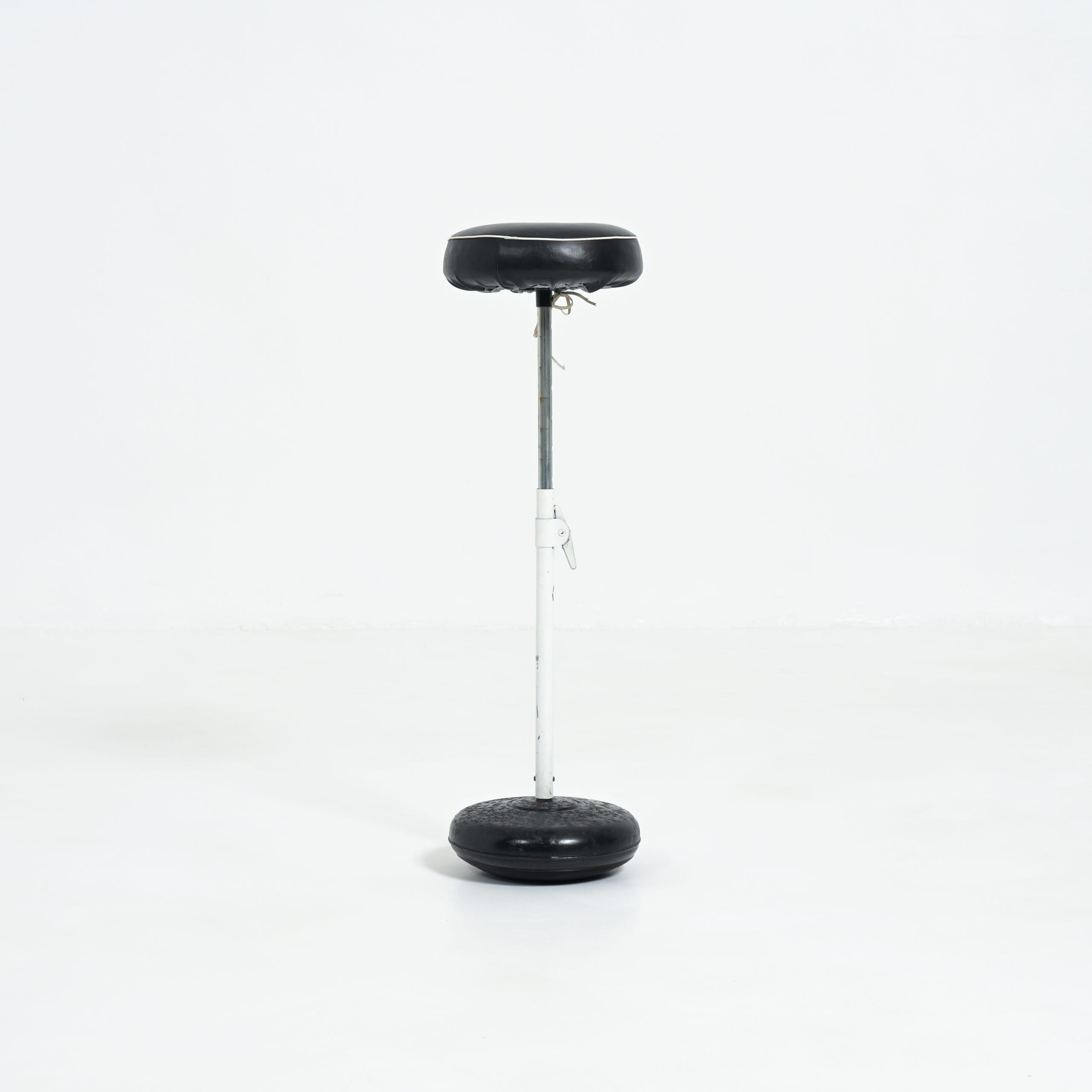 Tabouret industriel dynamique en vente 2