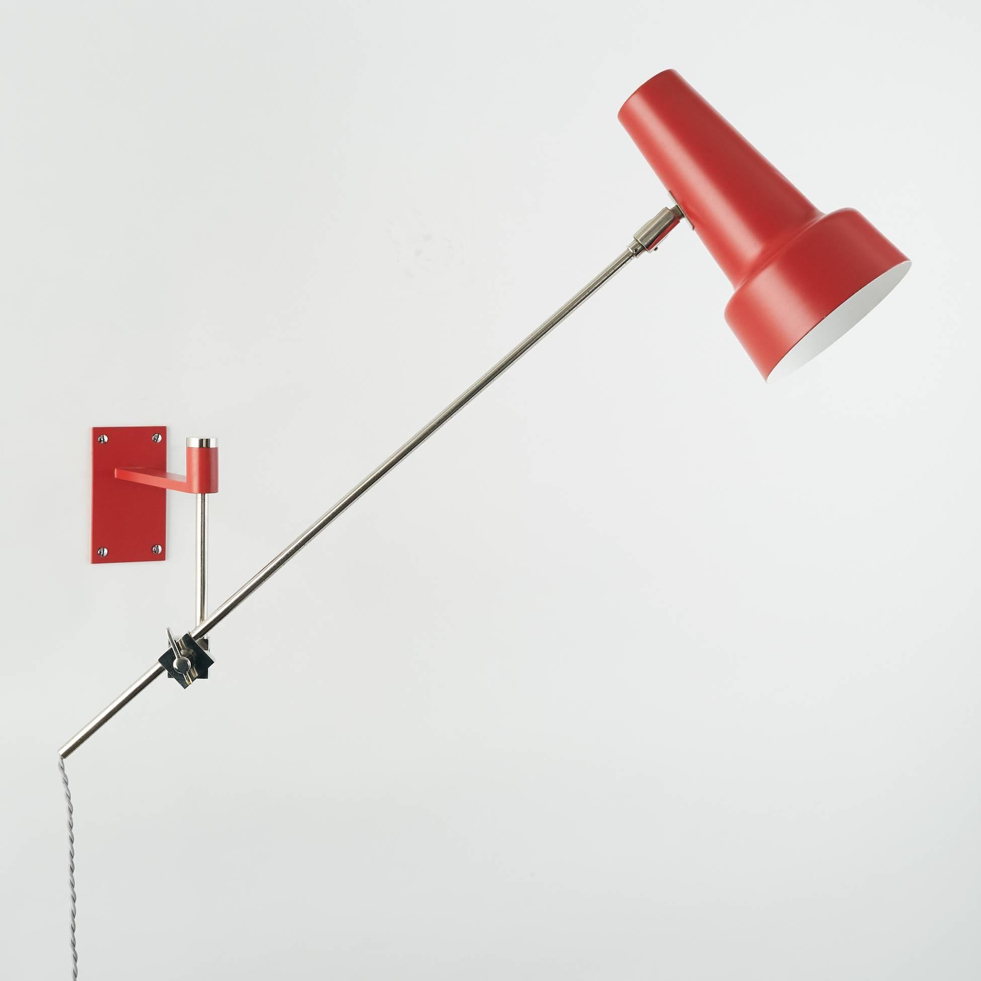 Mid-Century Modern Dynamic Red Enameled Swing Arm Sconce with Silver Chromed Mounts, Italy 1970’s For Sale