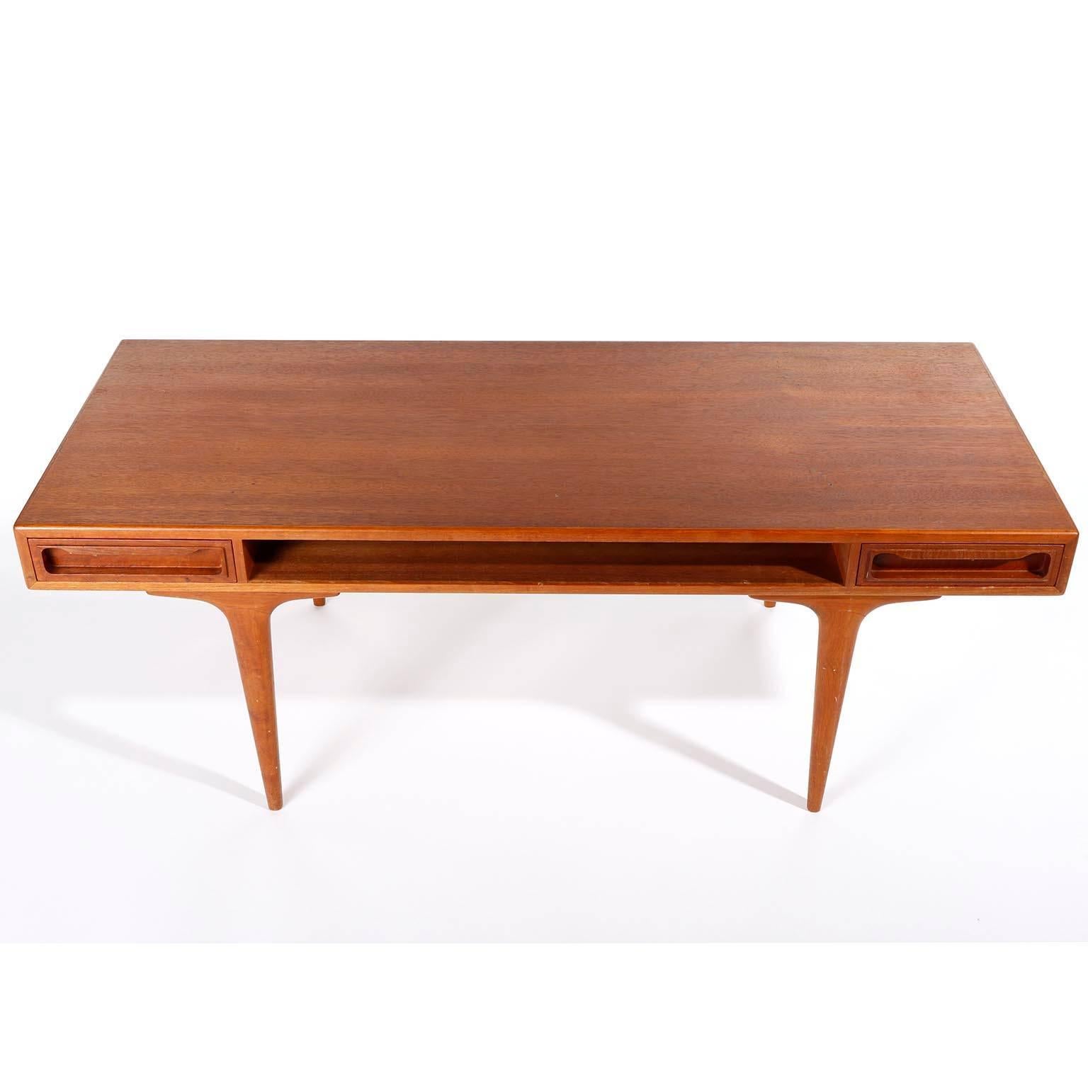 dyrlund coffee table