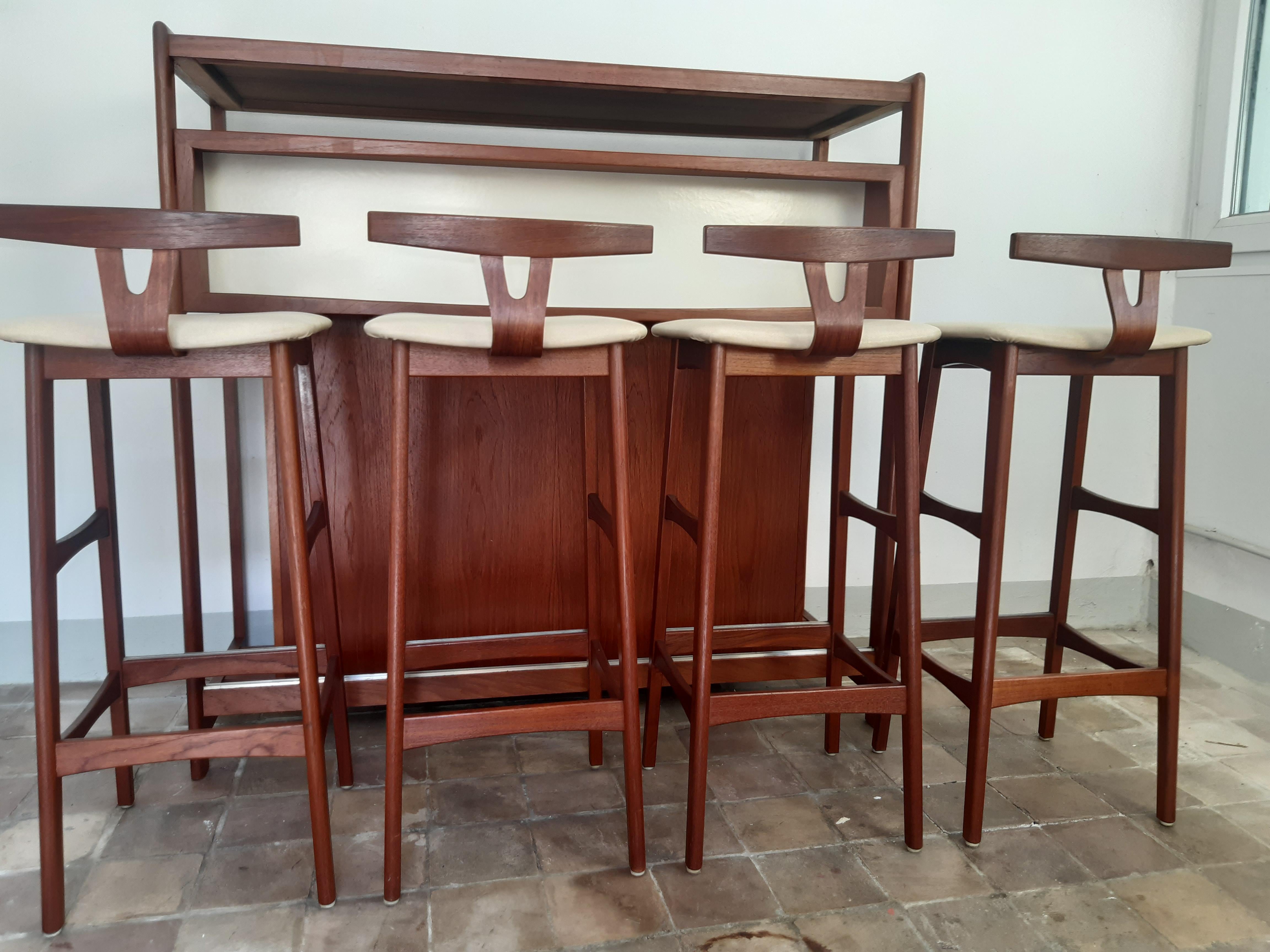 Bar moderno danese Dyrlund di Knud Bent + 4 sgabelli da bar - TEAK anni 60 in vendita 6
