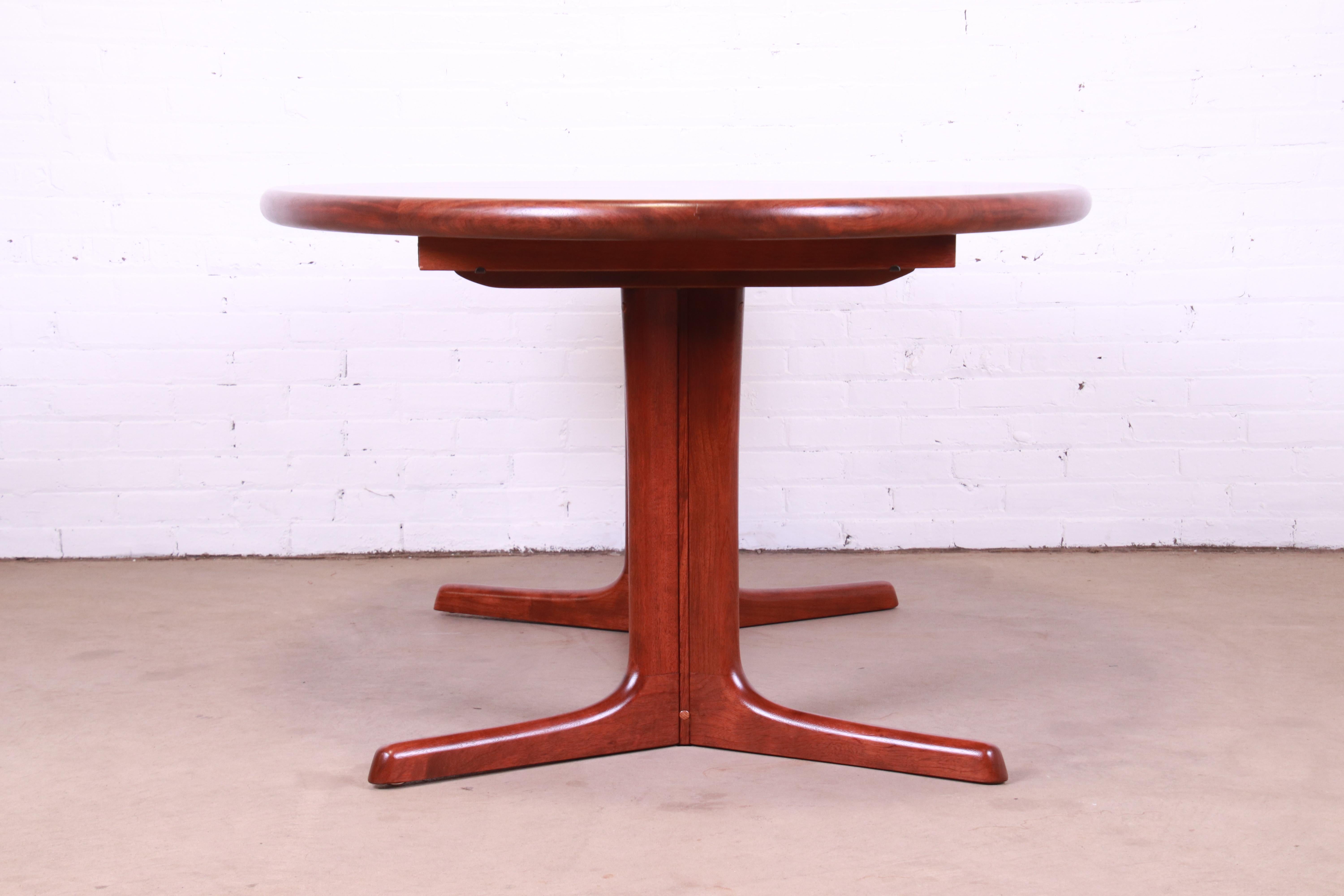 Dyrlund Danish Modern Rosewood Pedestal Extension Dining Table, Newly Refinished 12