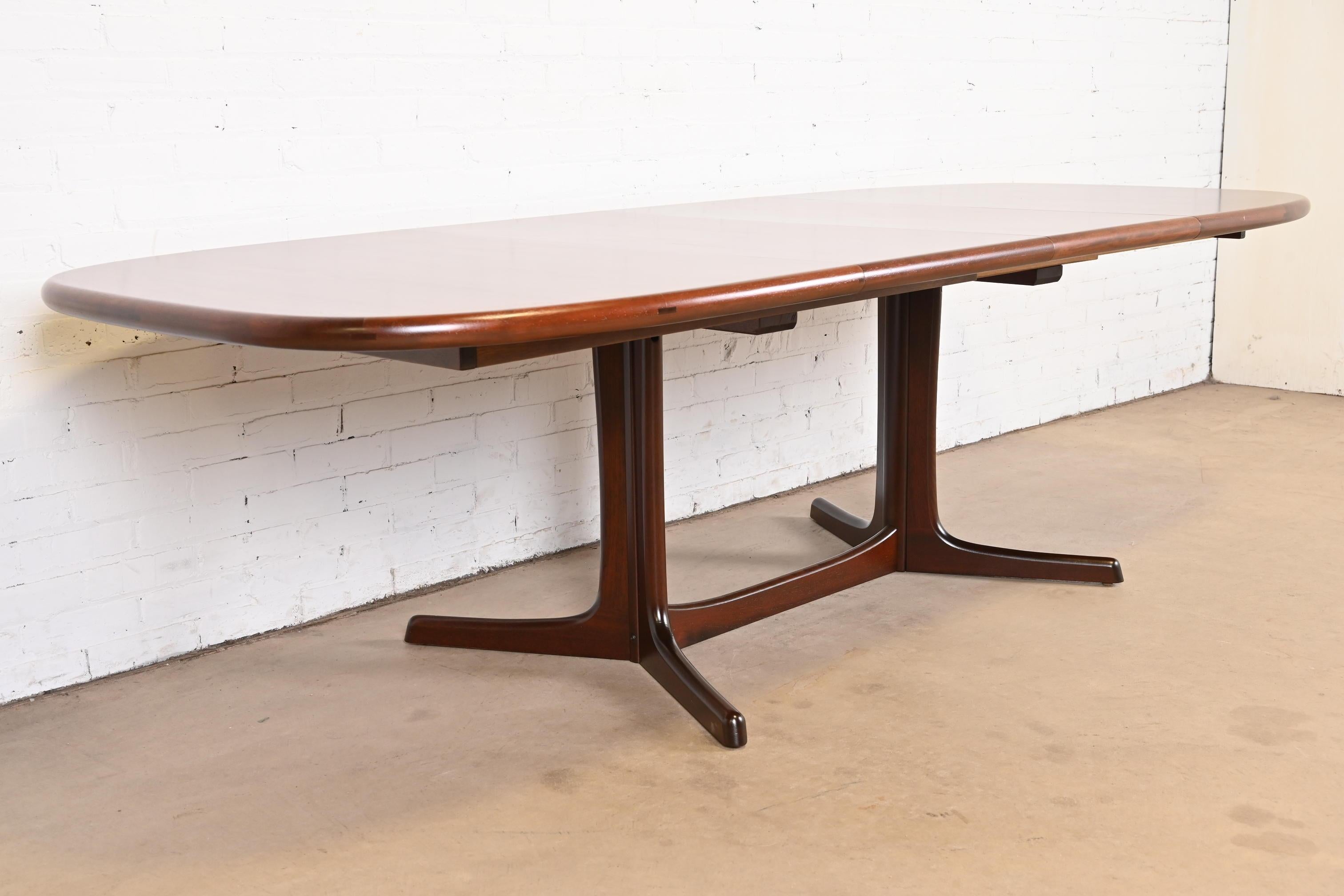Dyrlund Danish Modern Rosewood Pedestal Extension Dining Table, Newly Refinished For Sale 1
