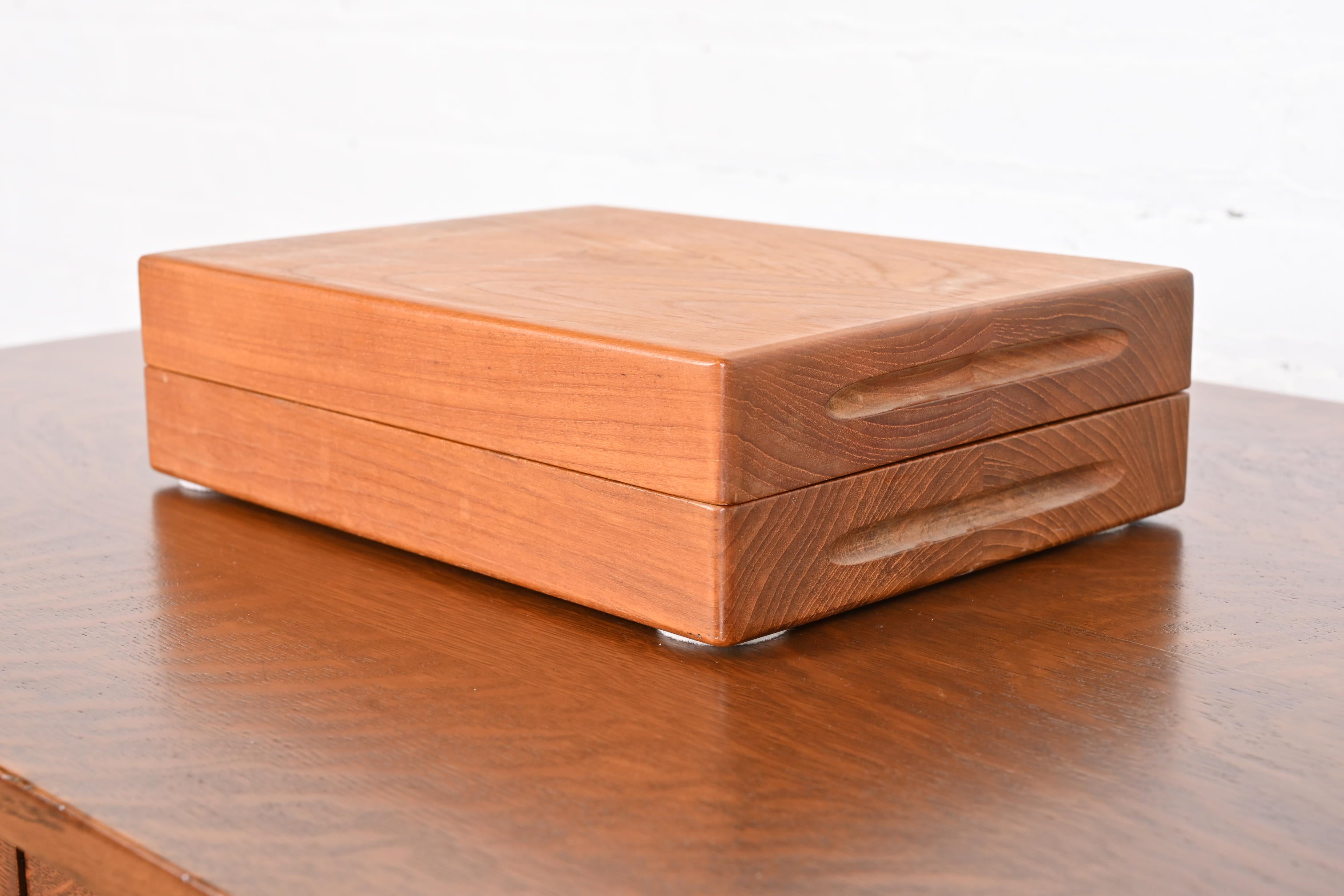 Dyrlund Danish Modern Teak Desk Accessory or Jewelry Box In Good Condition For Sale In South Bend, IN