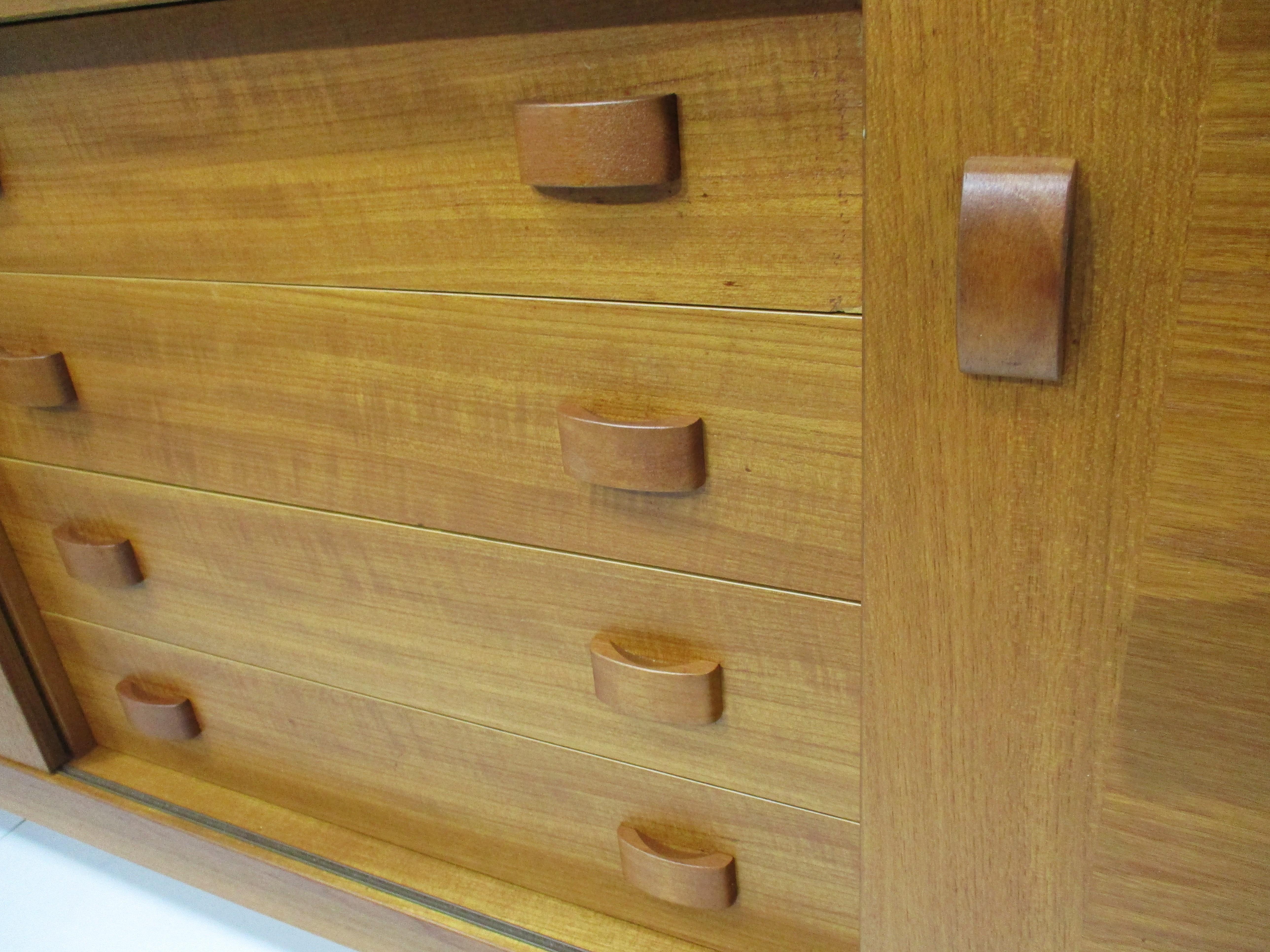 Credenza / Server in teak in stile danese Dyrlund Danimarca in vendita 1