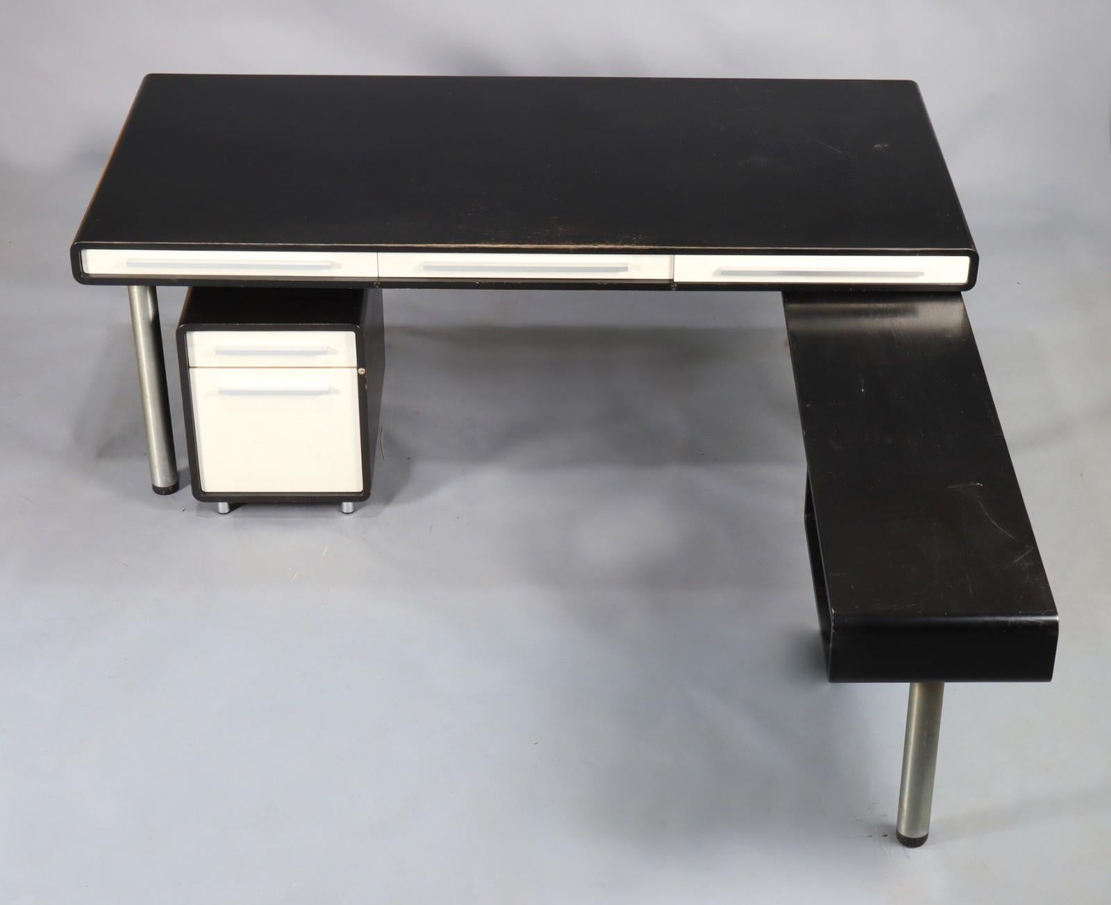 Danois Bureau Dyrlund modèle 'Space' avec table d'appoint et module de tiroir en vente