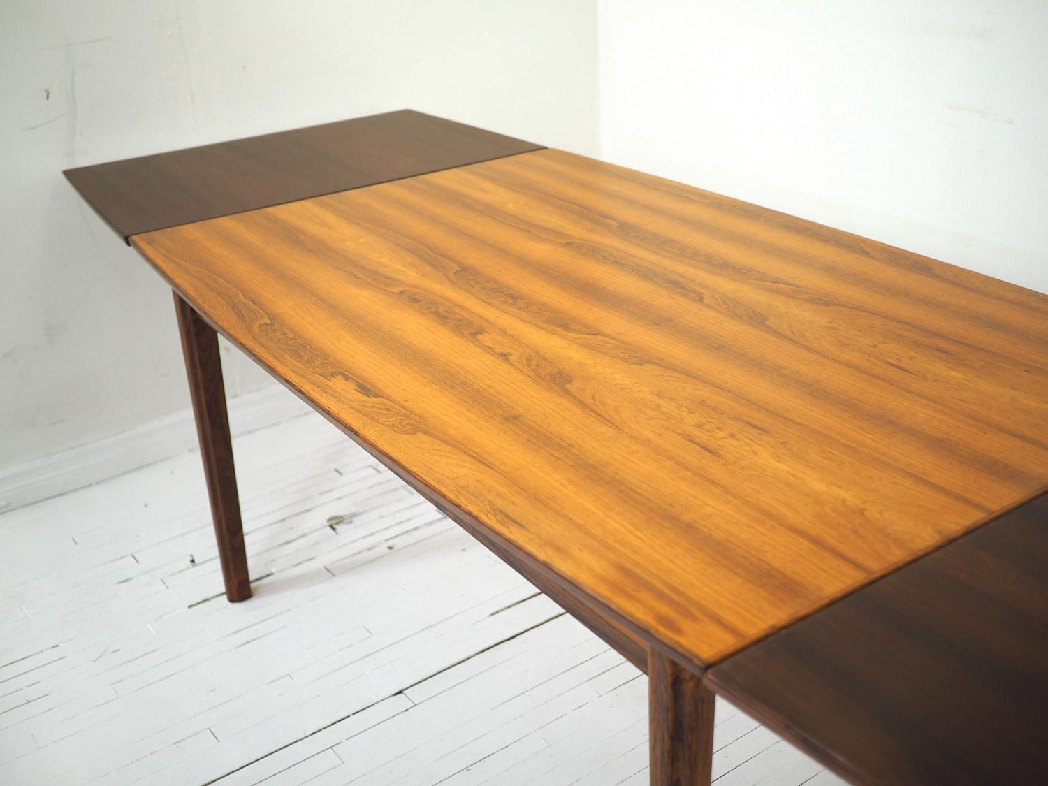 Danish Dyrlund dining table in Brazilian Rosewood  For Sale