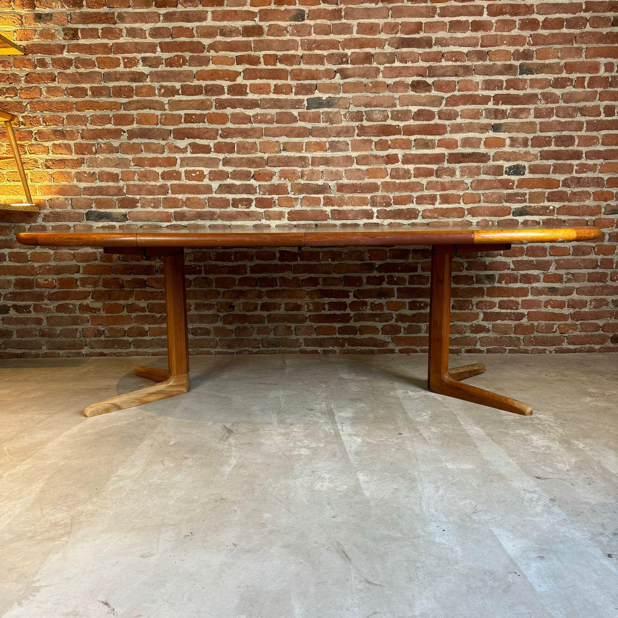 Dyrlund dining table in teak, Denmark 1960 For Sale 2