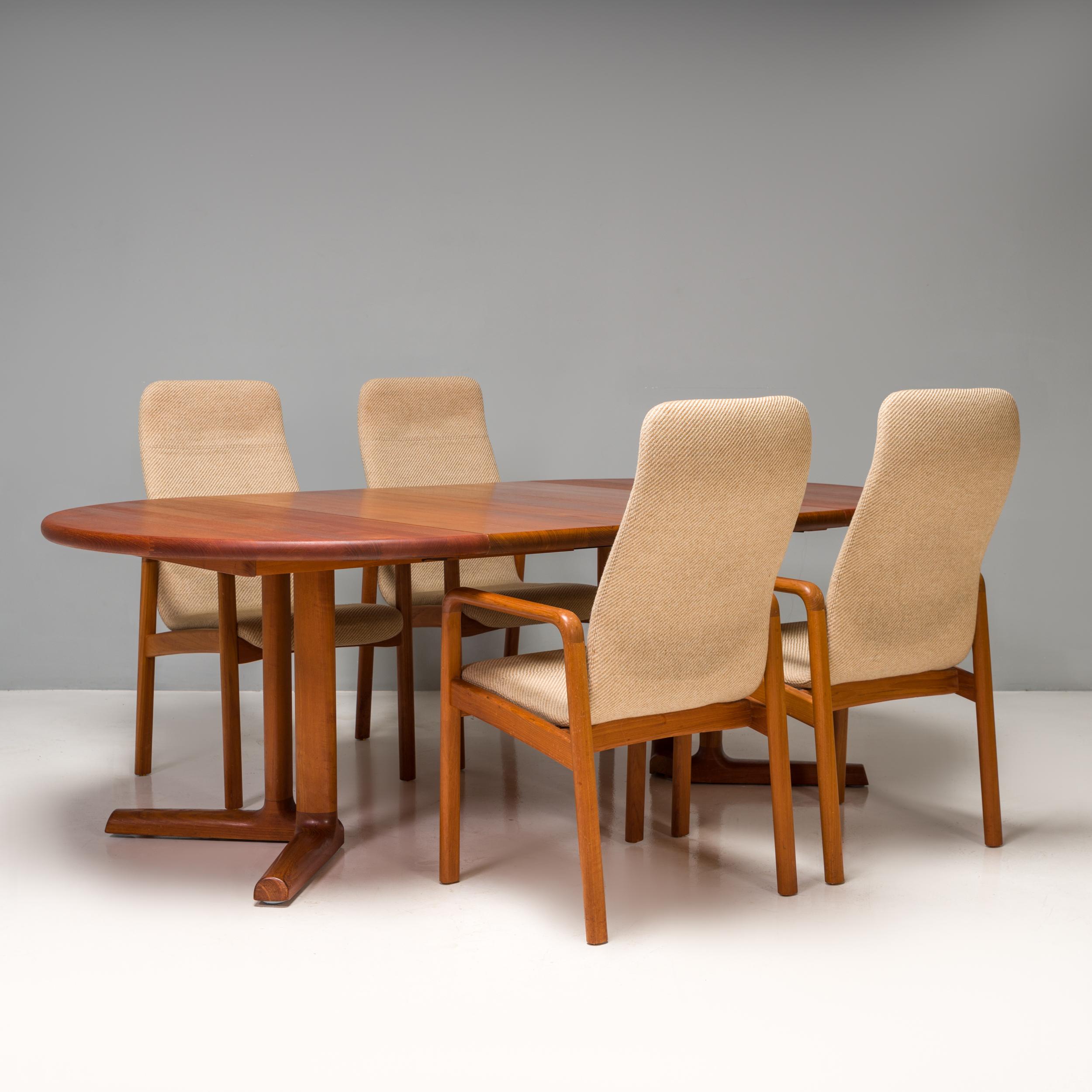 Danish Dyrlund Round Double Extendable Teak Dining Table, 1960s In Good Condition In Basildon, London